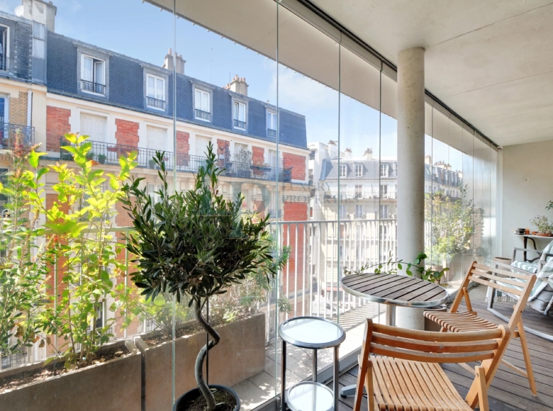 Bright 1-Bedroom Apartment with Balcony in Paris 18th