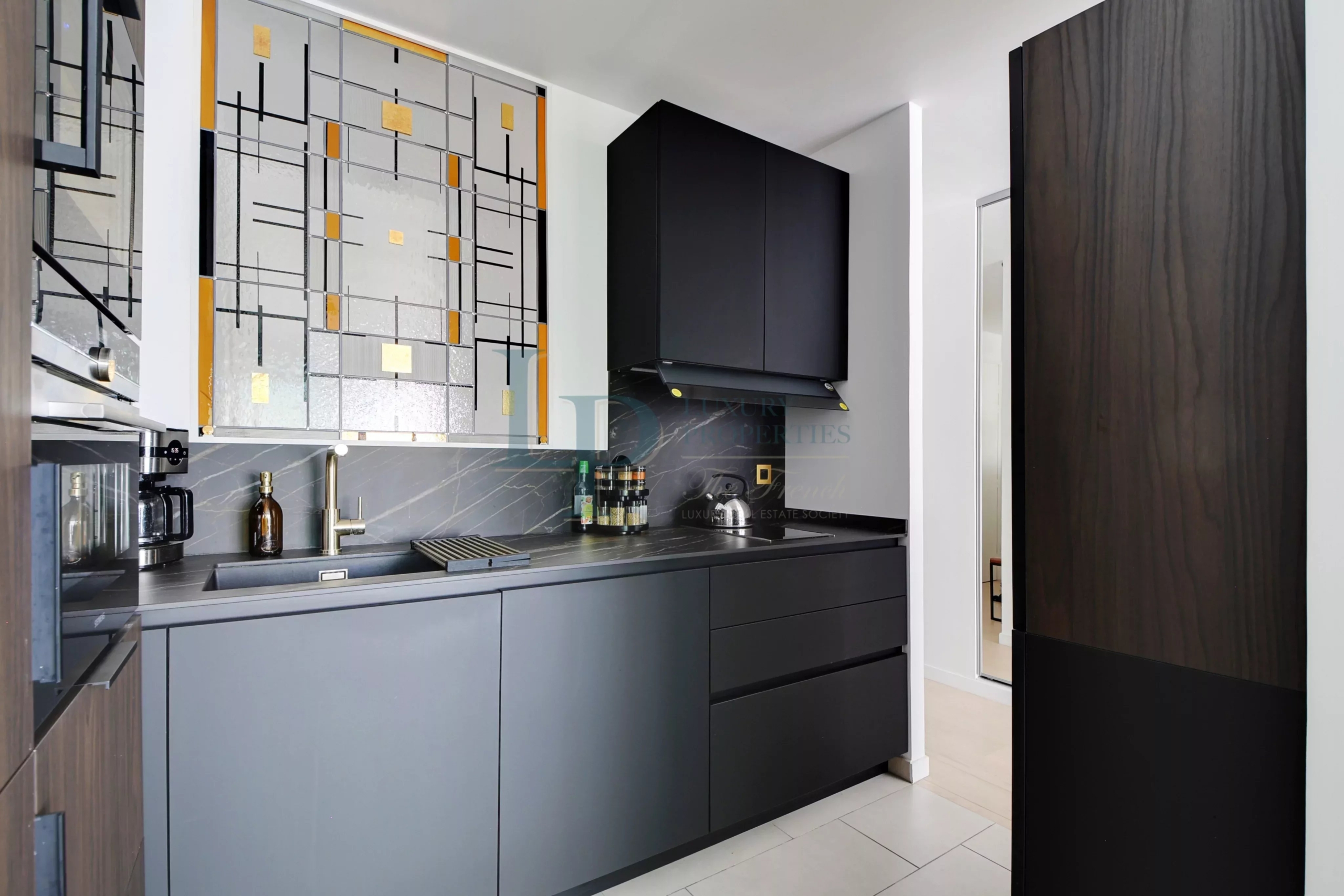 5fc06a8546b0d6c7f009907f060b4d5b_a29c575c34_4096-original-23029-0.jpg Exclusivité – Paris XVIII – Appartement deux pièces en parfait état – Terrasse – Parking