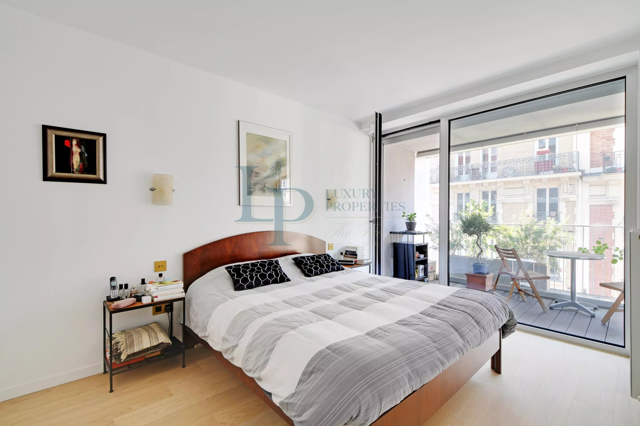 9da56e0c2a46afb27aae019130f1a319_4dcadd0b21_4096-original-23029-0.jpg Exclusivité – Paris XVIII – Appartement deux pièces en parfait état – Terrasse – Parking
