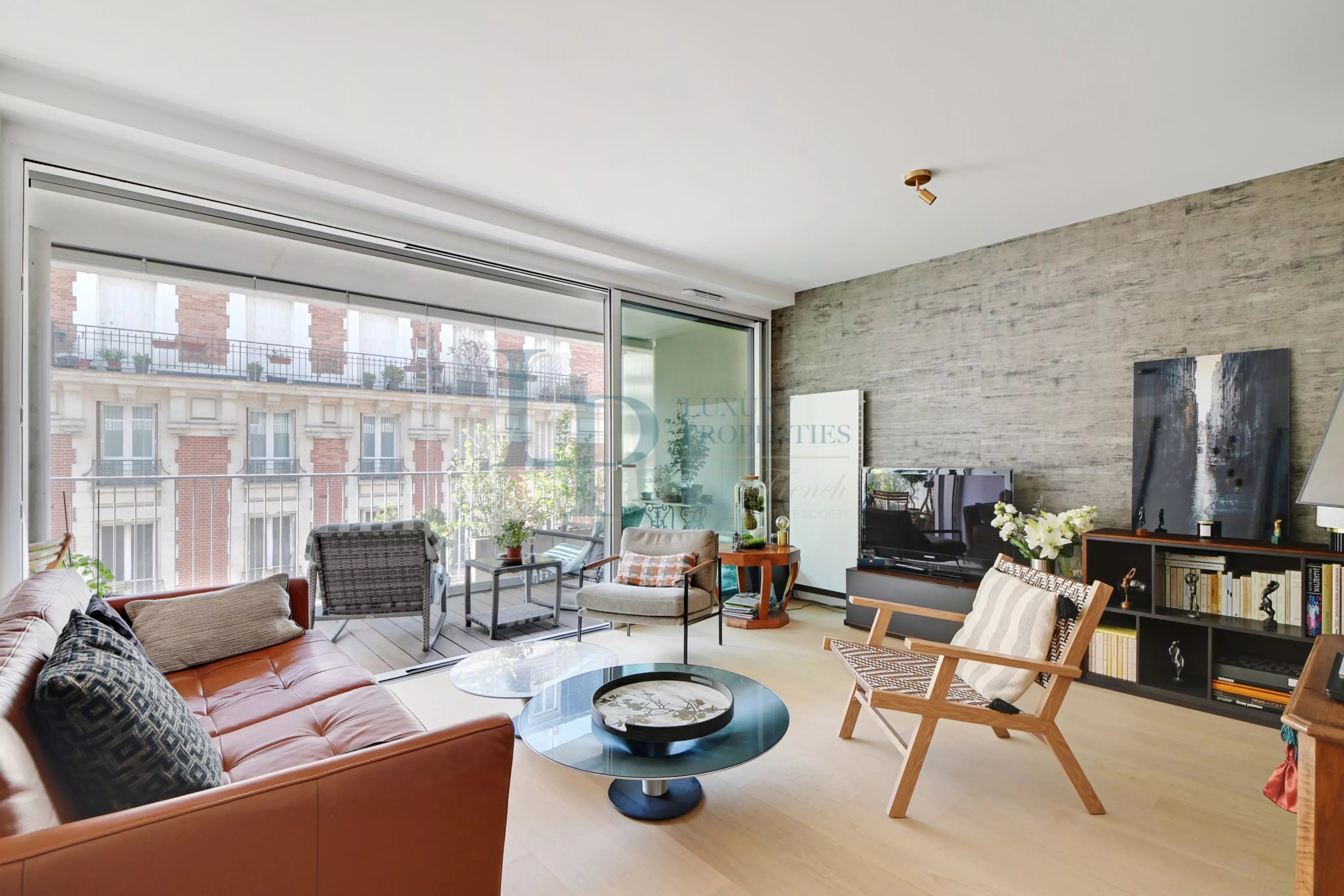 cd05cbac5aa68167ae7a46cd0d3a122d_0013e07465_4096-original-23029-0.jpg Exclusivité – Paris XVIII – Appartement deux pièces en parfait état – Terrasse – Parking