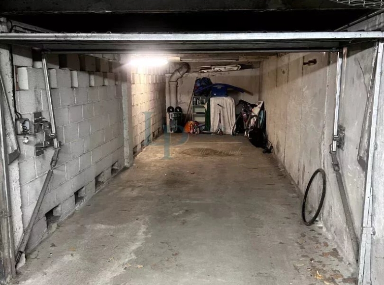 EXCLUSIVITÉ – NEUILLY SUR SEINE – DOUBLE BOX  – RUE PERRONET