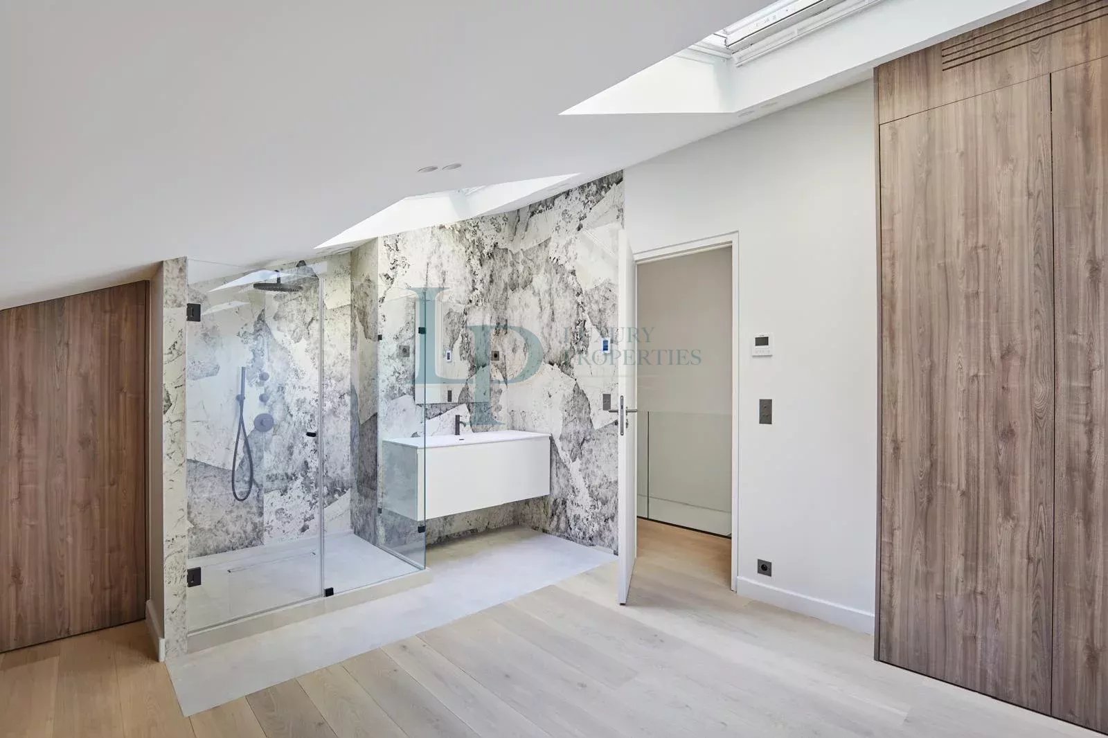 80258309501aebbe07879cb420a2173c_37961bfc1a_1600-original-23295-0.jpg MAISON DE VILLE AVEC COMMERCIALITÉ – MONTMARTRE
