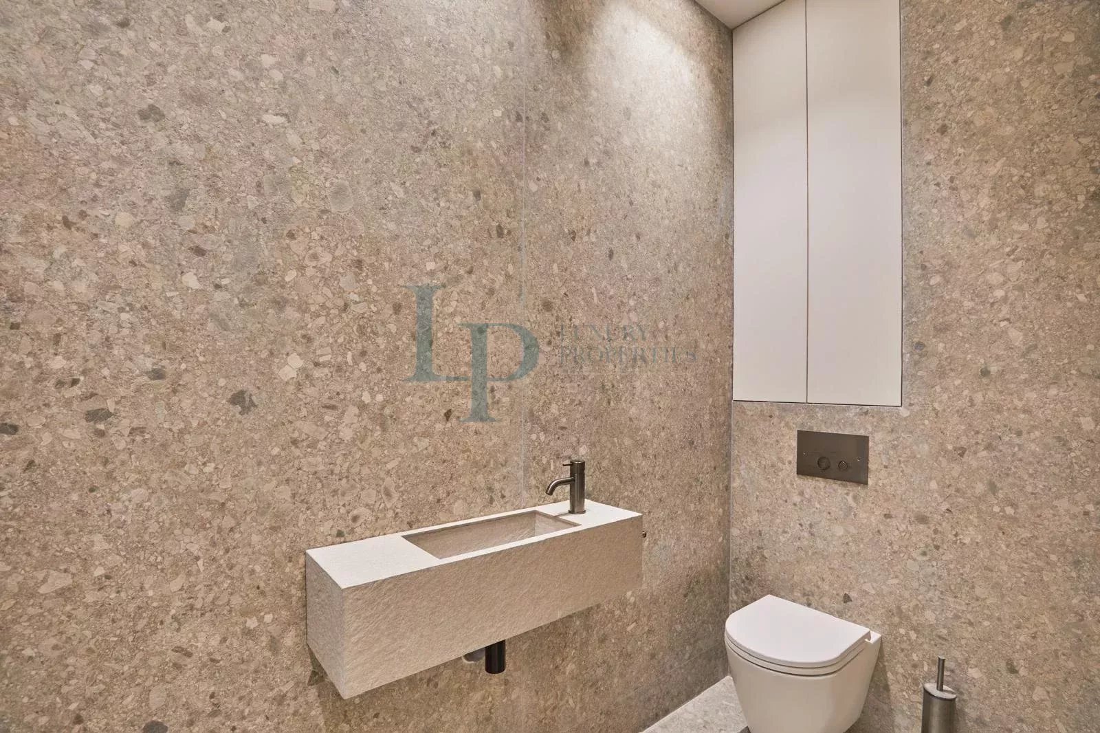 87a23aa3f6427c13cc36c4ff56f15e96_64050eb53a_1600-original-23295-0.jpg MAISON DE VILLE AVEC COMMERCIALITÉ – MONTMARTRE