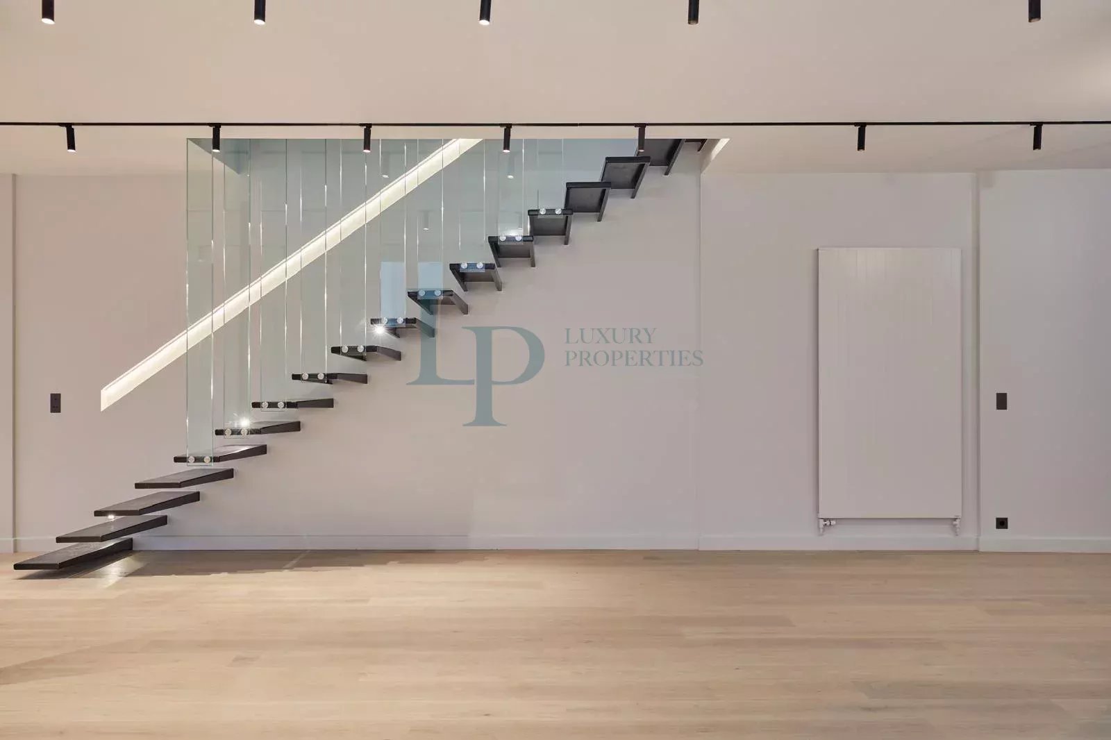 e79d81f639386a58c66bd0d6f319016e_f05a3f937d_1600-original-23295-0.jpg MAISON DE VILLE AVEC COMMERCIALITÉ – MONTMARTRE