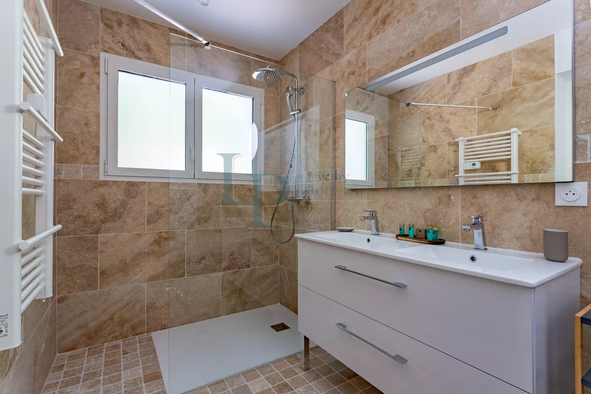 05463a47cbbd11d7eb5f8287ea3abfd0_63ef958c89_2048-original-20760-0.jpg APPARTEMENT 3 PIÈCES MEUBLÉ AVEC TERRASSE DE 91M²– LE PYLA-SUR-MER