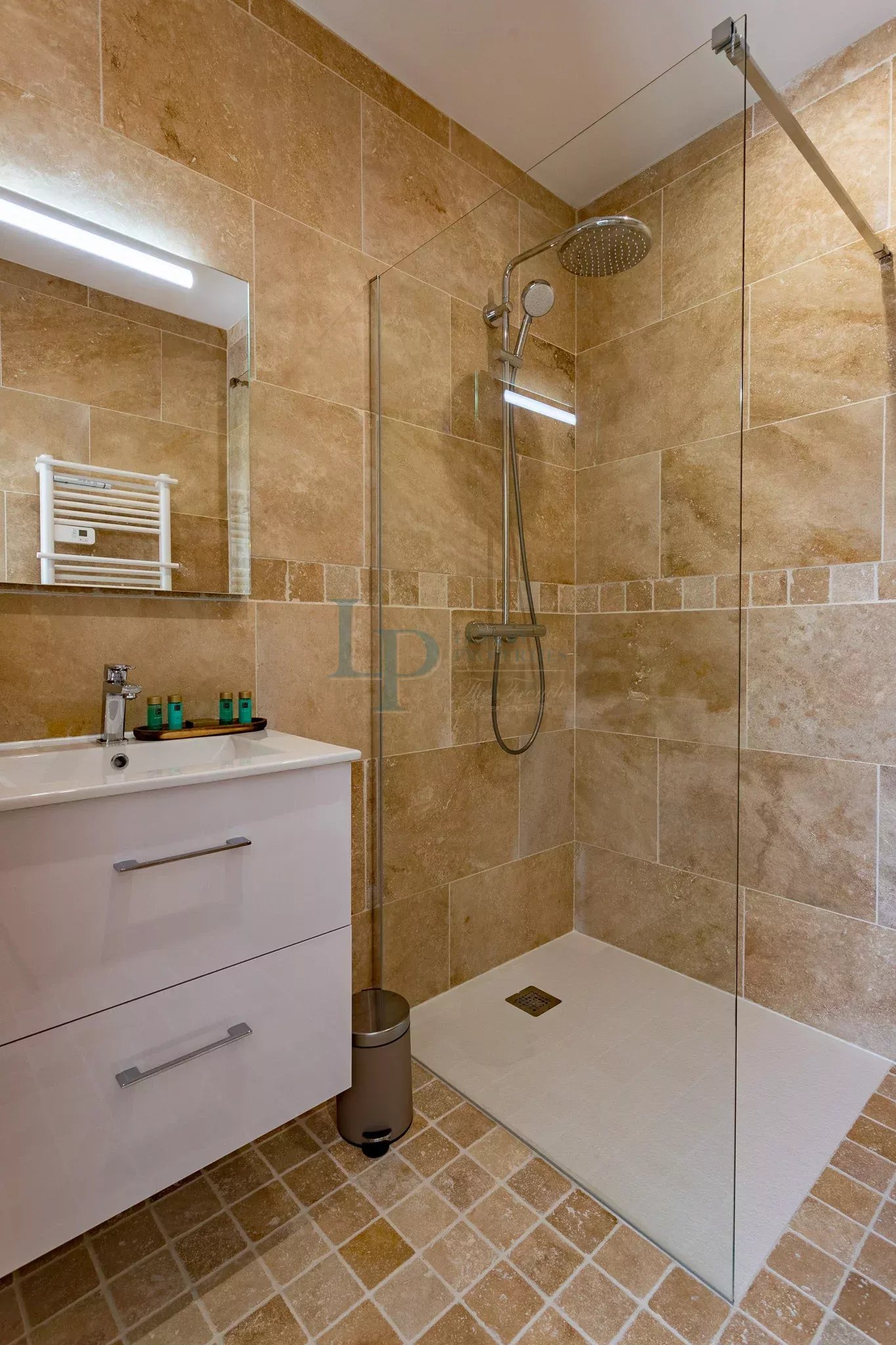 137f096e4e8b0a9b7b8965aa74fa1729_ec6efa15da_2048-original-20724-0.jpg APPARTEMENT 3 PIÈCES MEUBLÉ AVEC BALCON – LE PYLA-SUR-MER