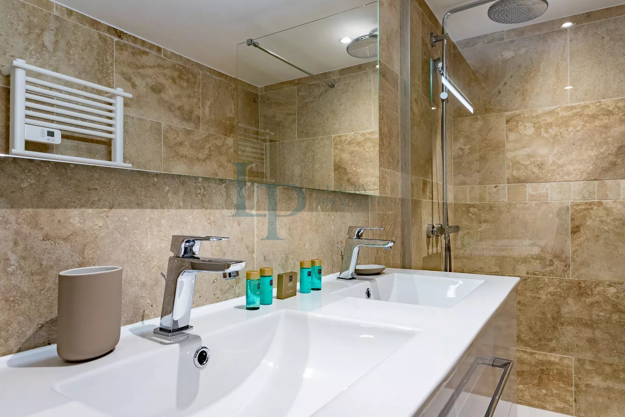 SPECIAL INVESTISSEMENT DE LUXE – APPARTEMENT 4 PIÈCES MEUBLÉ – 155 M² – VUE MER – PYLA-SUR-MER