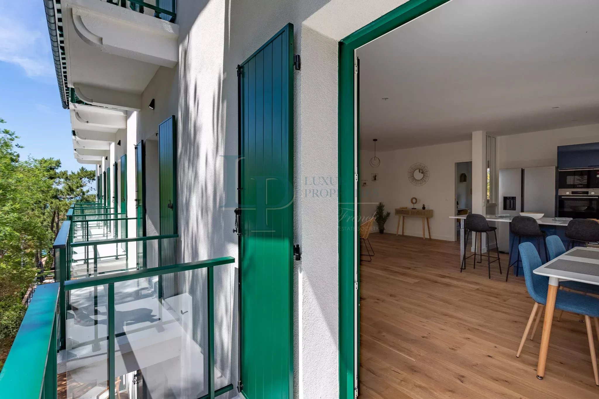 2bcf413446d494d2ddbbc2e72804f158_ebfaa71ae8_2048-original-20724-0.jpg APPARTEMENT 3 PIÈCES MEUBLÉ AVEC BALCON – LE PYLA-SUR-MER