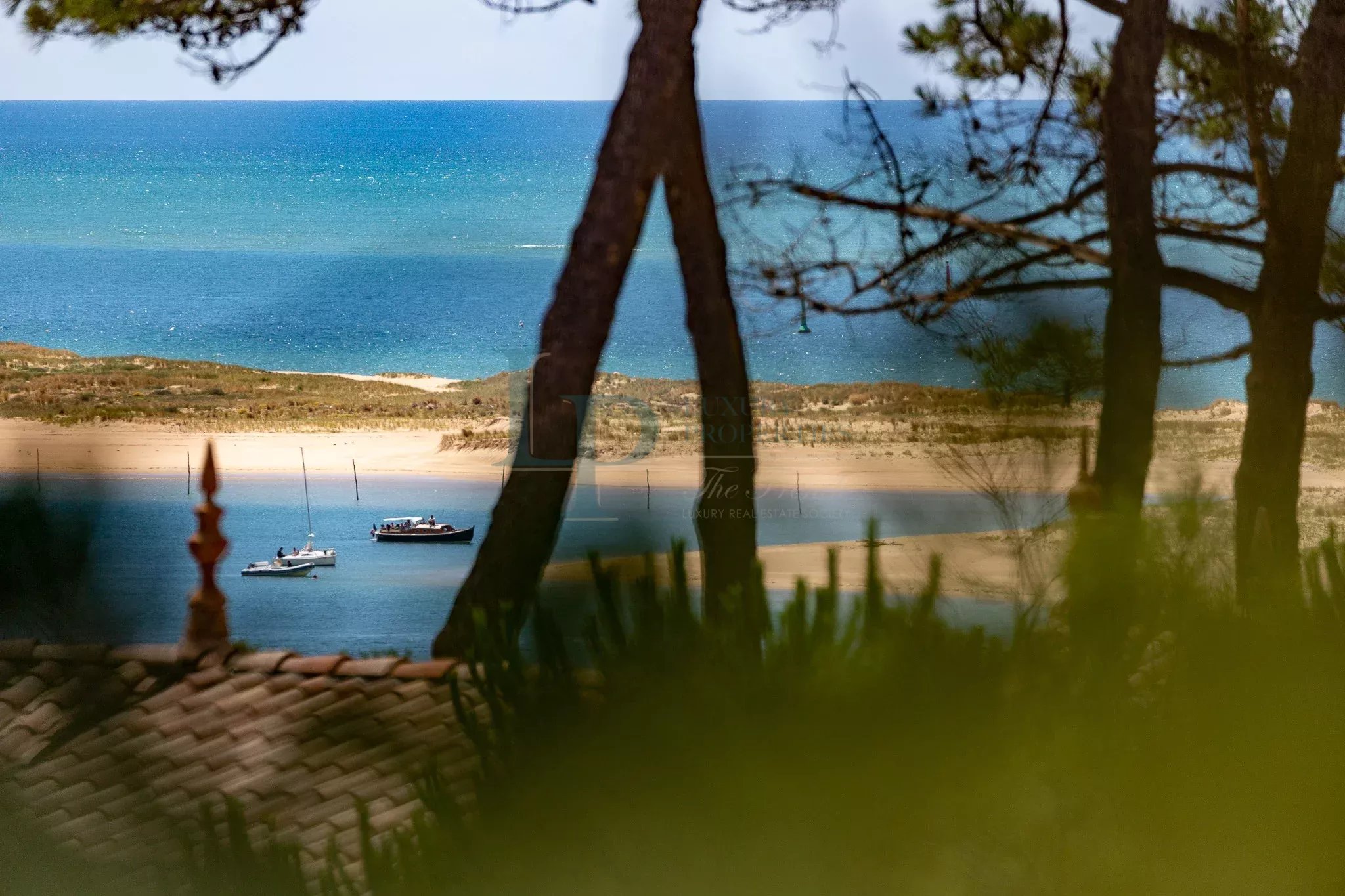 SPECIAL INVESTISSEMENT DE LUXE – APPARTEMENT 4 PIÈCES MEUBLÉ – 155 M² – VUE MER – PYLA-SUR-MER