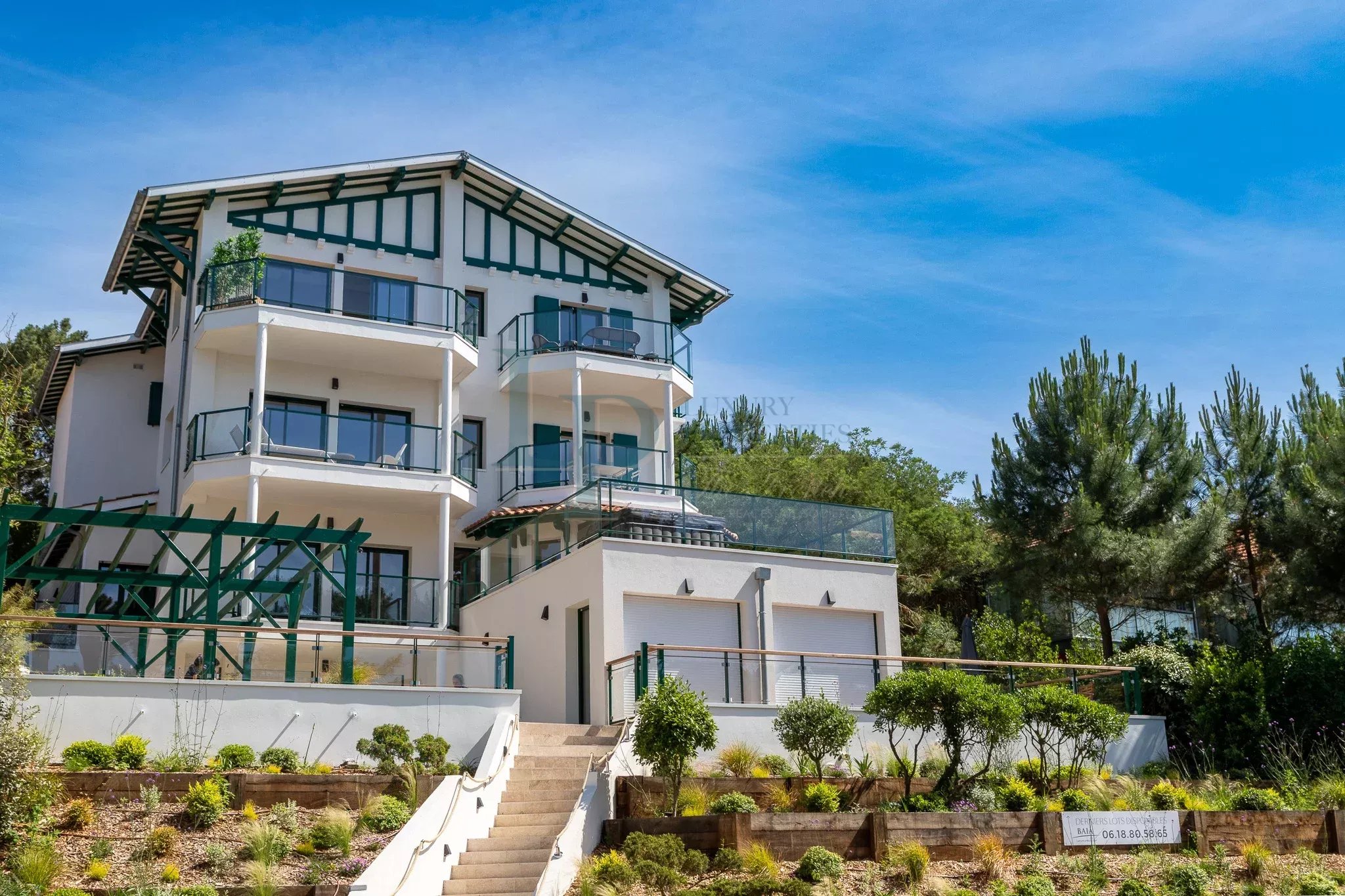 SPECIAL INVESTISSEMENT DE LUXE – APPARTEMENT 4 PIÈCES MEUBLÉ – 155 M² – VUE MER – PYLA-SUR-MER