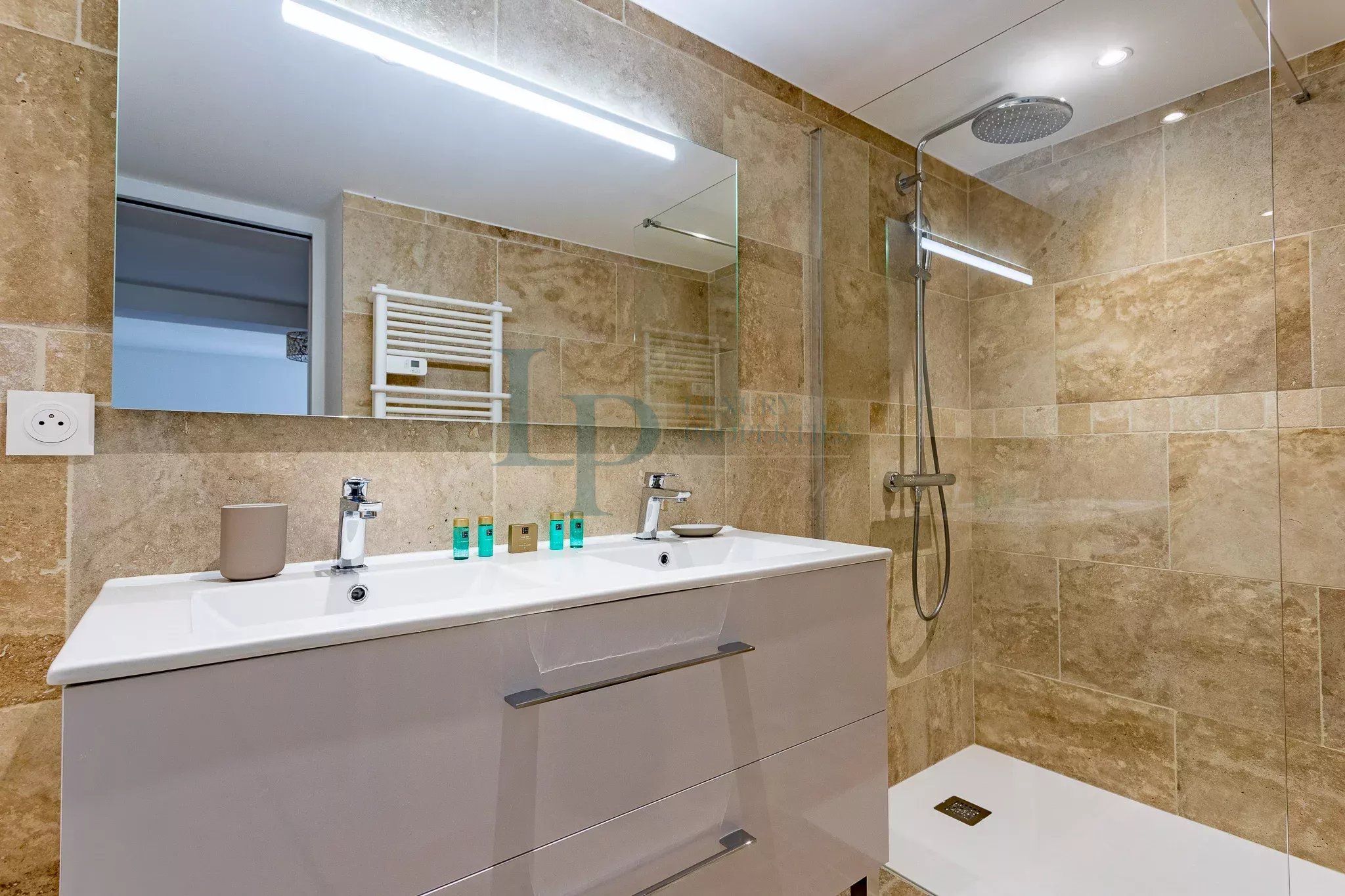 SPECIAL INVESTISSEMENT DE LUXE – APPARTEMENT 4 PIÈCES MEUBLÉ – 155 M² – VUE MER – PYLA-SUR-MER