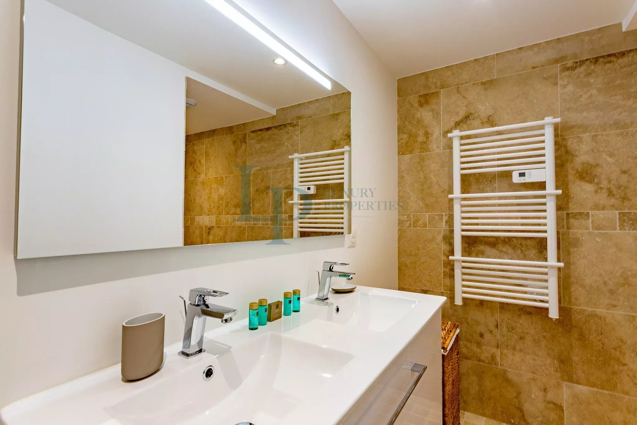 SPECIAL INVESTISSEMENT DE LUXE – APPARTEMENT 4 PIÈCES MEUBLÉ – 155 M² – VUE MER – PYLA-SUR-MER