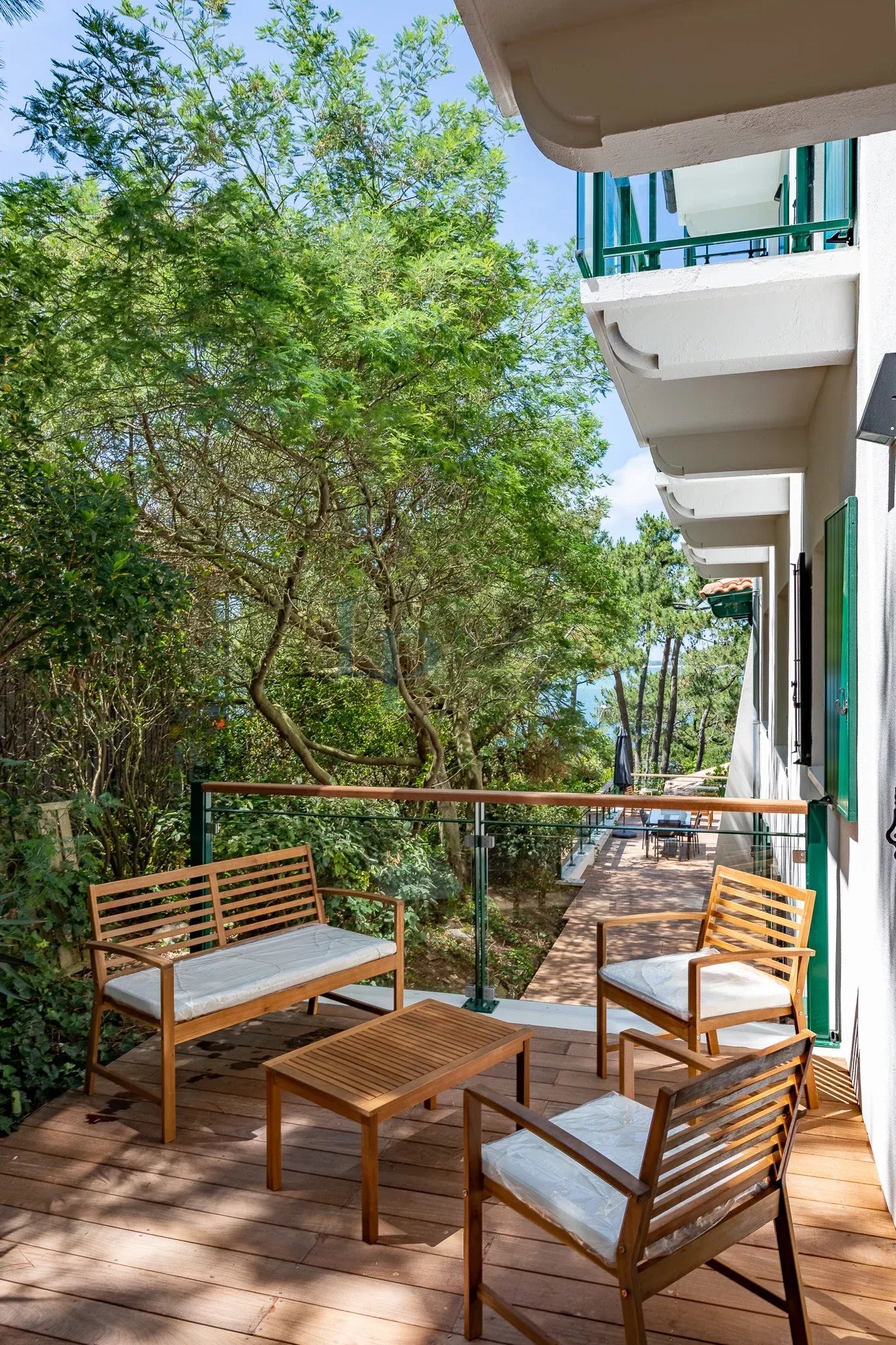 5697a54ff6a860e16c03fa0feedd90cb_7d9b8afe8f_2048-original-20760-0.jpg APPARTEMENT 3 PIÈCES MEUBLÉ AVEC TERRASSE DE 91M²– LE PYLA-SUR-MER