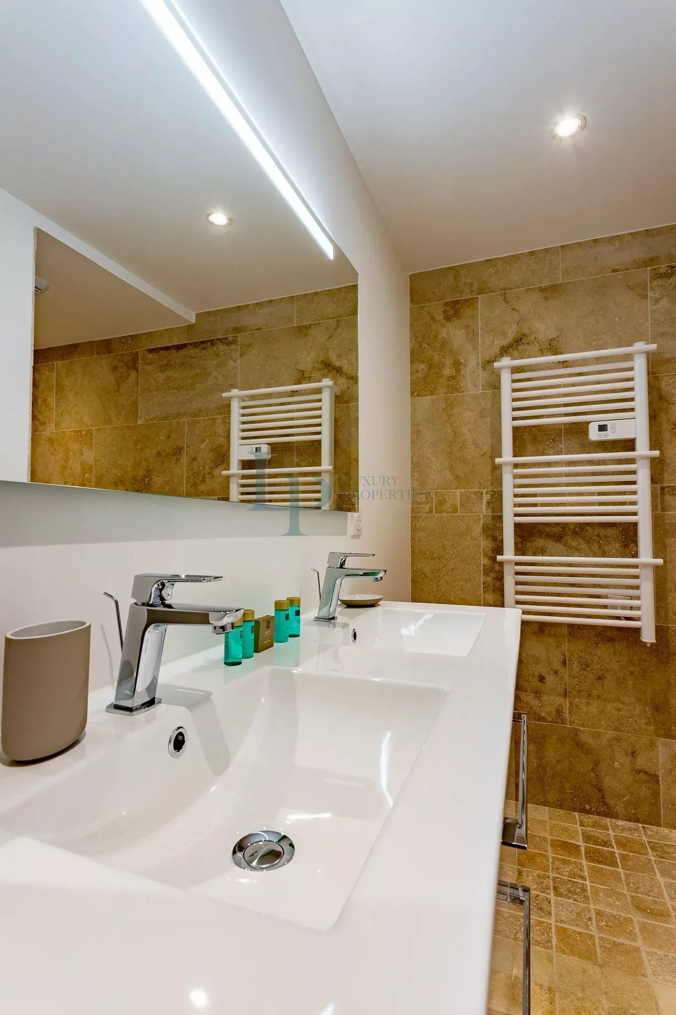 SPECIAL INVESTISSEMENT DE LUXE – APPARTEMENT 4 PIÈCES MEUBLÉ – 155 M² – VUE MER – PYLA-SUR-MER