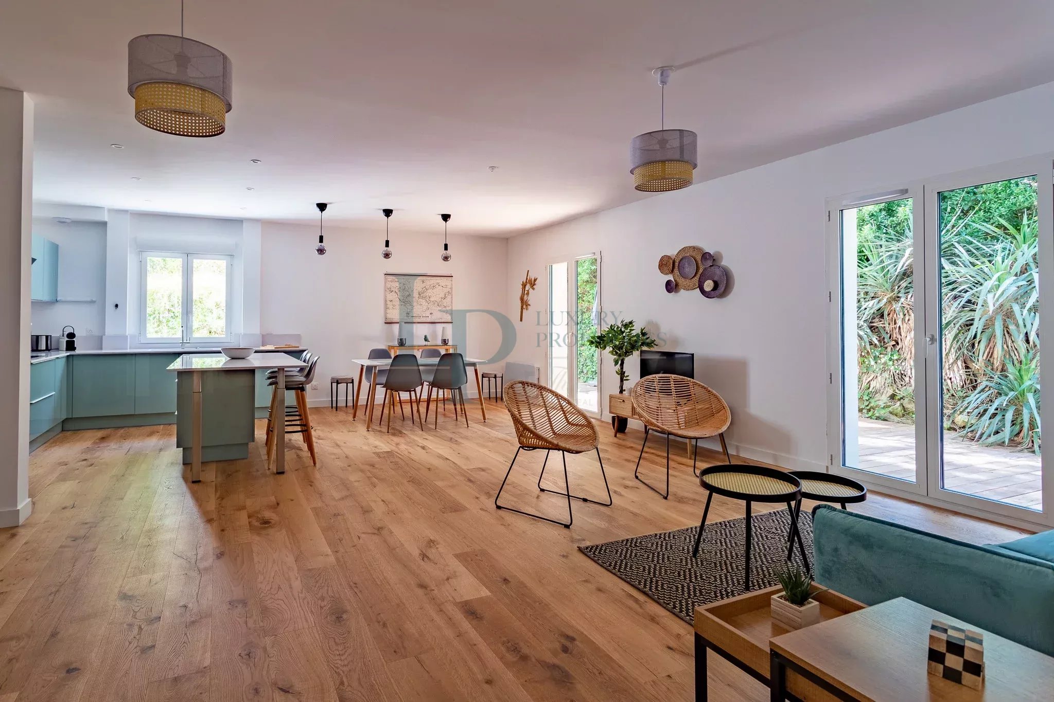 674577db1a3e202c835edde2d39d7458_f2227cdd66_2048-original-20760-0.jpg APPARTEMENT 3 PIÈCES MEUBLÉ AVEC TERRASSE DE 91M²– LE PYLA-SUR-MER