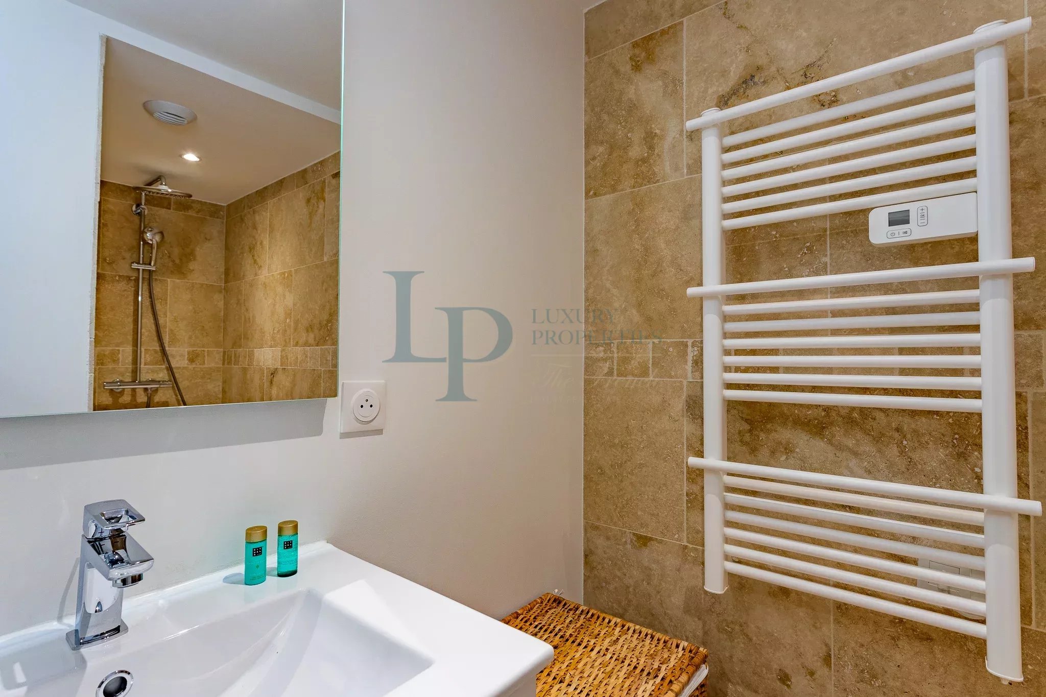 SPECIAL INVESTISSEMENT DE LUXE – APPARTEMENT 4 PIÈCES MEUBLÉ – 155 M² – VUE MER – PYLA-SUR-MER