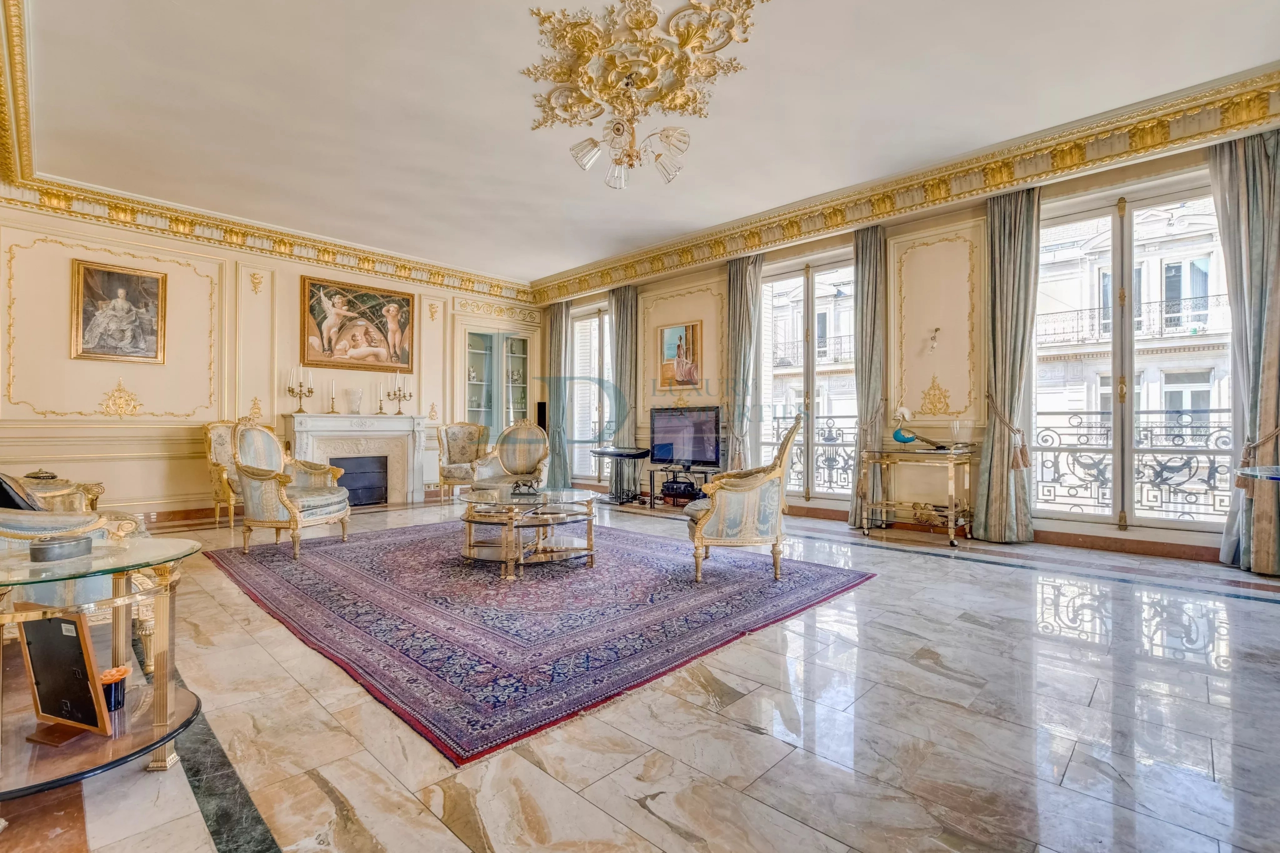 PARIS VIII – GOLDEN TRIANGLE | RECEPTION APARTMENT – 184 M²
