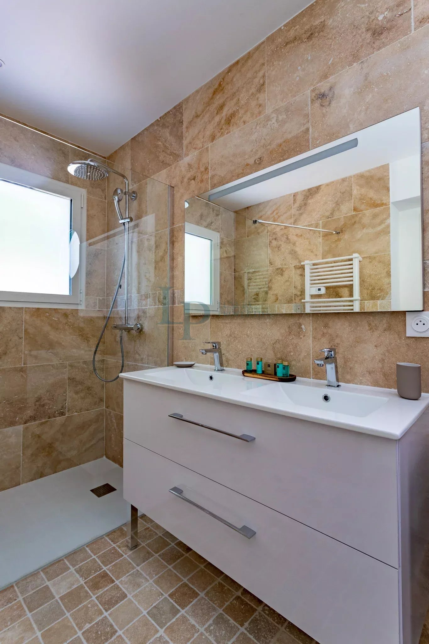 cc210f60167397d464e1063c57b29e2f_d6ce4a1114_2048-original-20760-0.jpg APPARTEMENT 3 PIÈCES MEUBLÉ AVEC TERRASSE DE 91M²– LE PYLA-SUR-MER