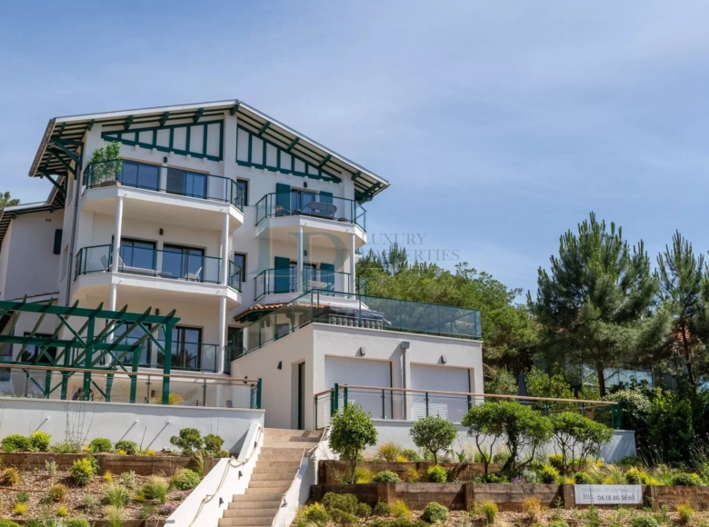 FURNISHED 3-ROOM APARTMENT WITH BALCONY – LE PYLA-SUR-MER