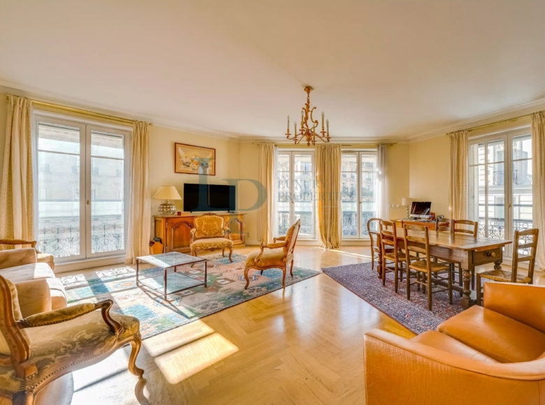 Exclusivité I Paris 17ème I Parc Monceau I Appartement 5 pièces I 120 m2 I 3 chambres I Plein Sud I Cave I Parking