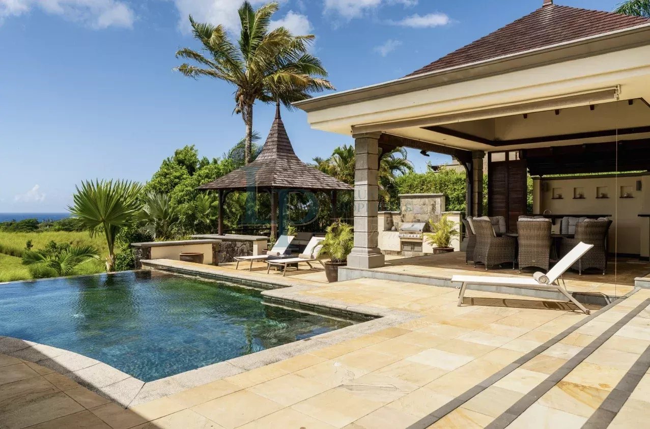 25f28a3168f6398d7e748a6219dbfa96_e2cc34cd2b_1277-original-24018-0.jpg Villa élégante au sud de l’île Maurice