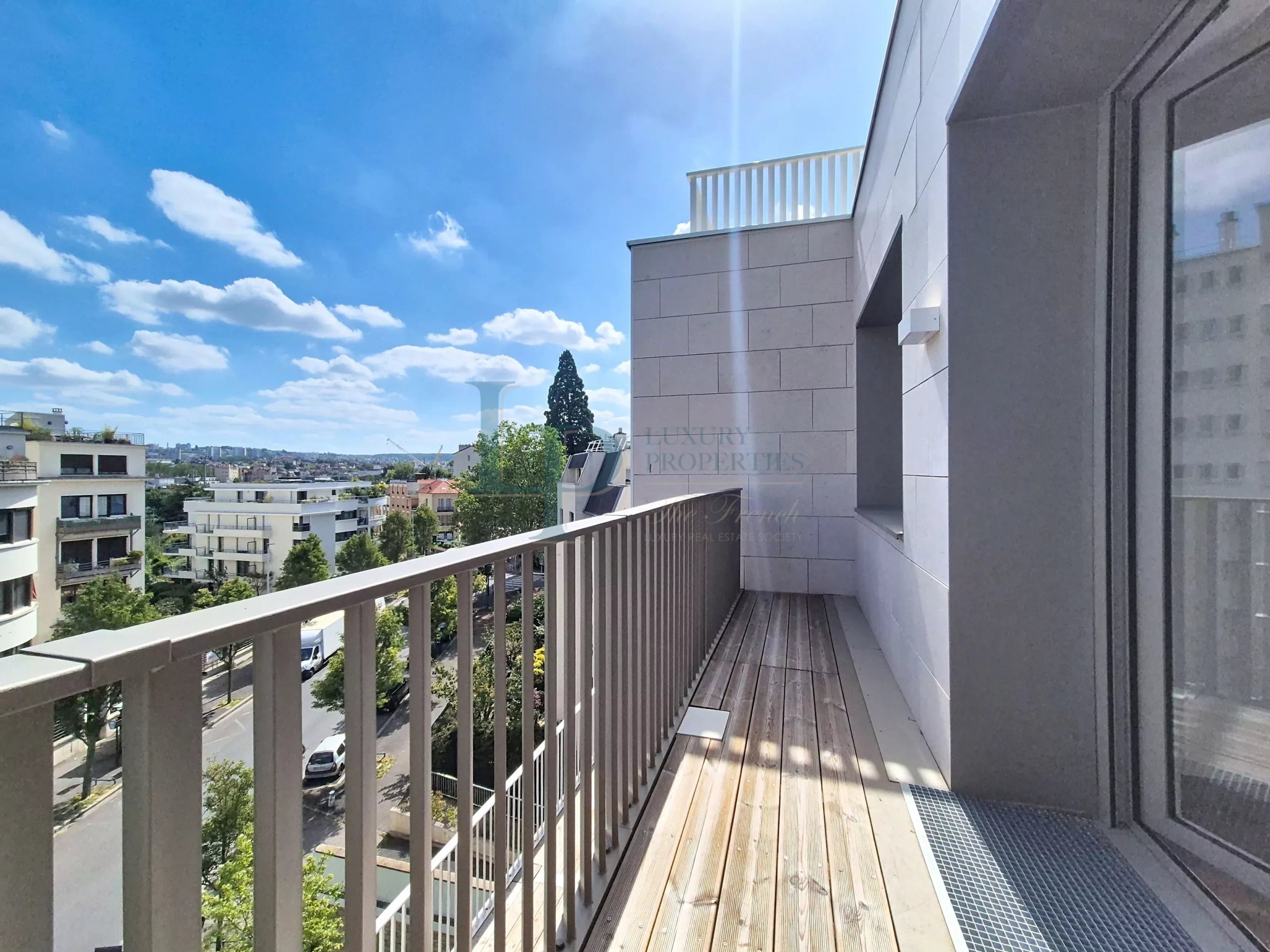 36532a56fe2d73b28cabf0b5b0f616aa_d46181563e_3344-original-22832-0.jpg RÉSIDENCE CARRÉ DES ARTS · ISSY-LES-MOULINEAUX – Duplex d’exception