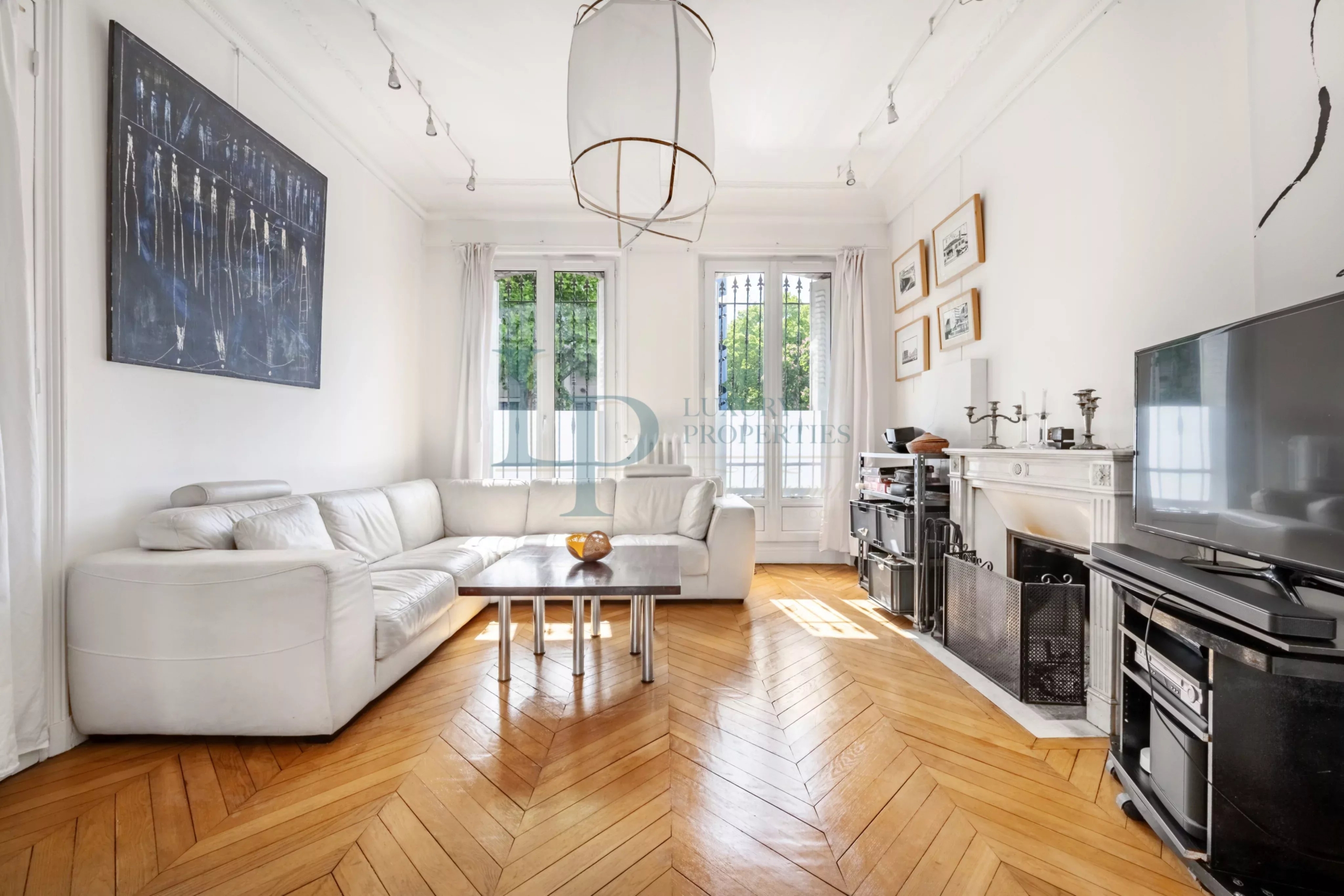 36a3583d4a4b5e00ada7210fa9c5c149_b4d123860d_4096-original-23744-0.jpg Pavillon familial ou projet d’investissement – 251.52 m² avec parcelle d’angle de 305 m² – jusqu’à 8 chambres – Jardin & potentiel constructible – Ivry-sur-Seine