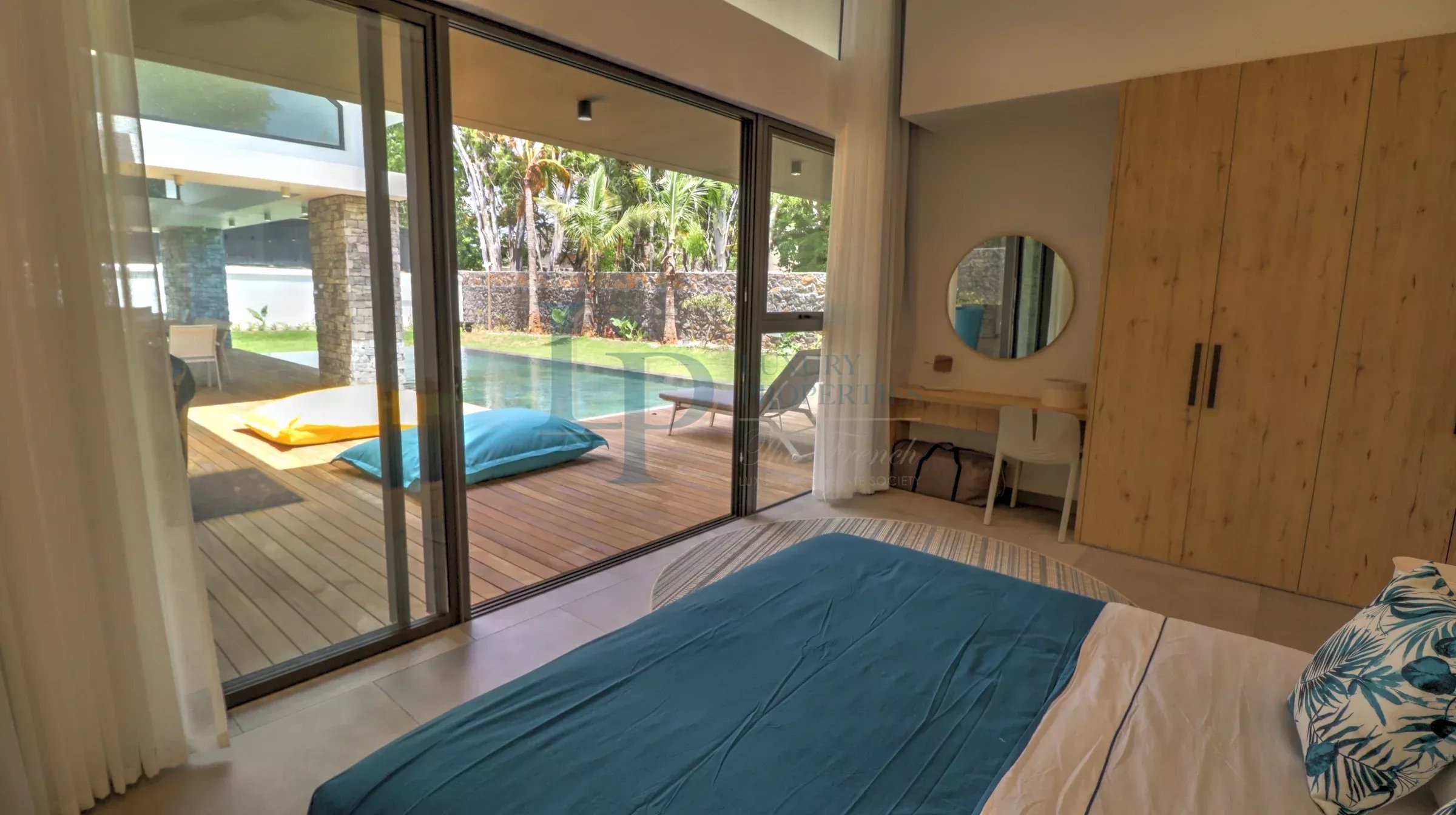 408633f35635d9adcd5f4e704135461d_a680d01a94_2400-original-24072-0.jpg Superbe Villa moderne de 4 chambres au nord de l’ile Maurice