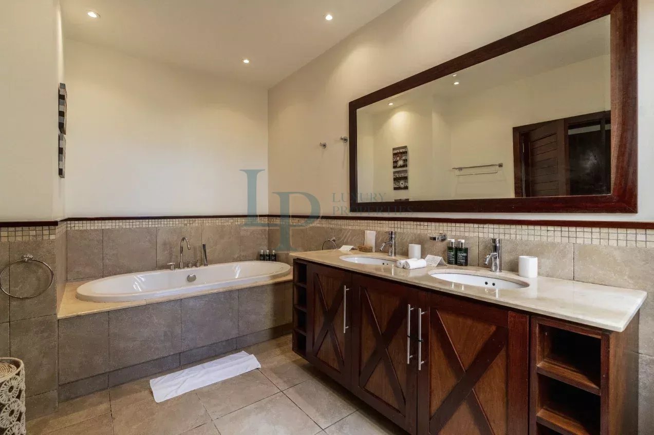 8033f5b576300f4fffa969efc5d952b2_3f10cdb4d8_1273-original-24018-0.jpg Villa élégante au sud de l’île Maurice