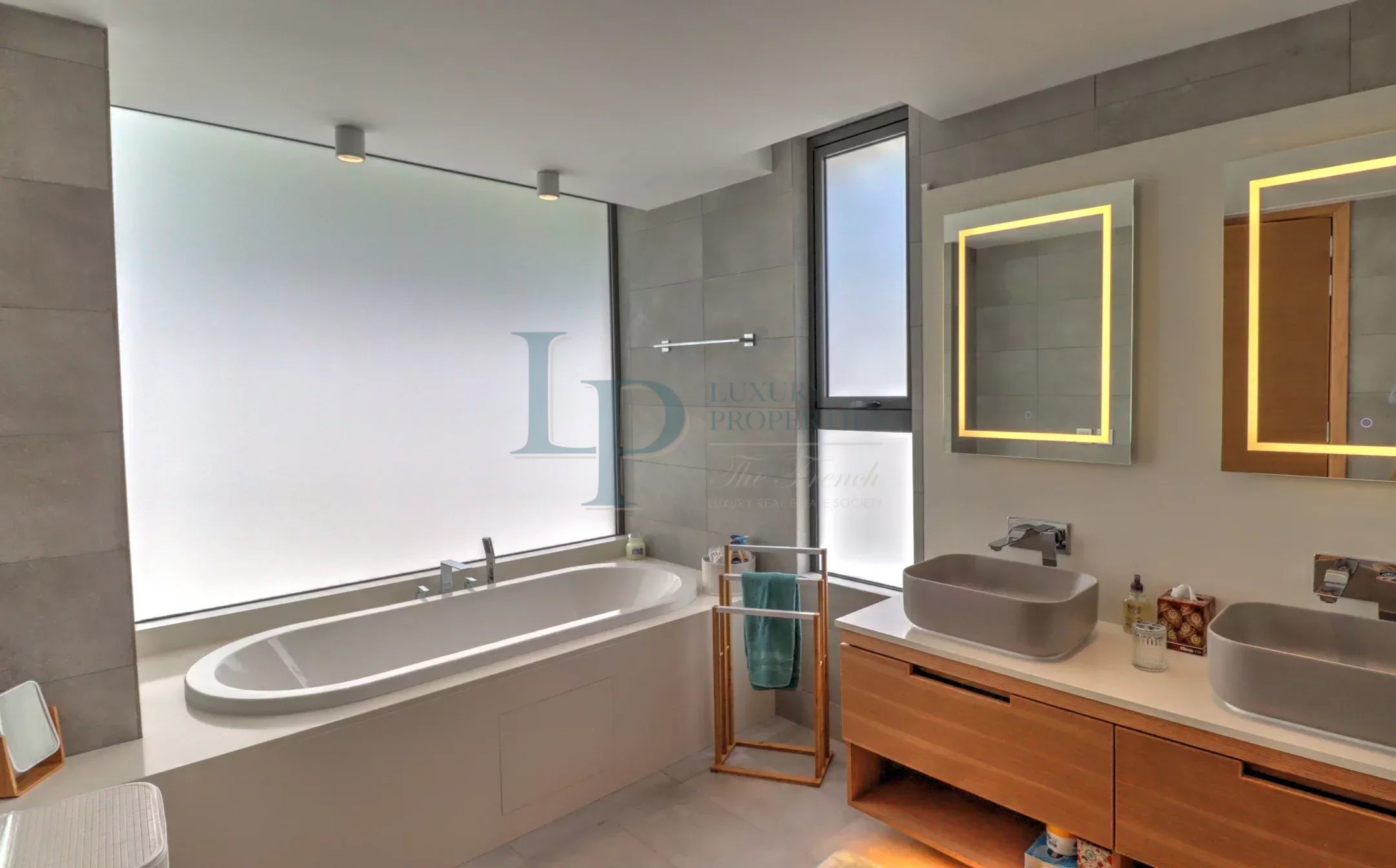 adff12de5b37948f34910c3f2cb766f2_90a4b875ff_2161-original-24072-0.jpg Superbe Villa moderne de 4 chambres au nord de l’ile Maurice