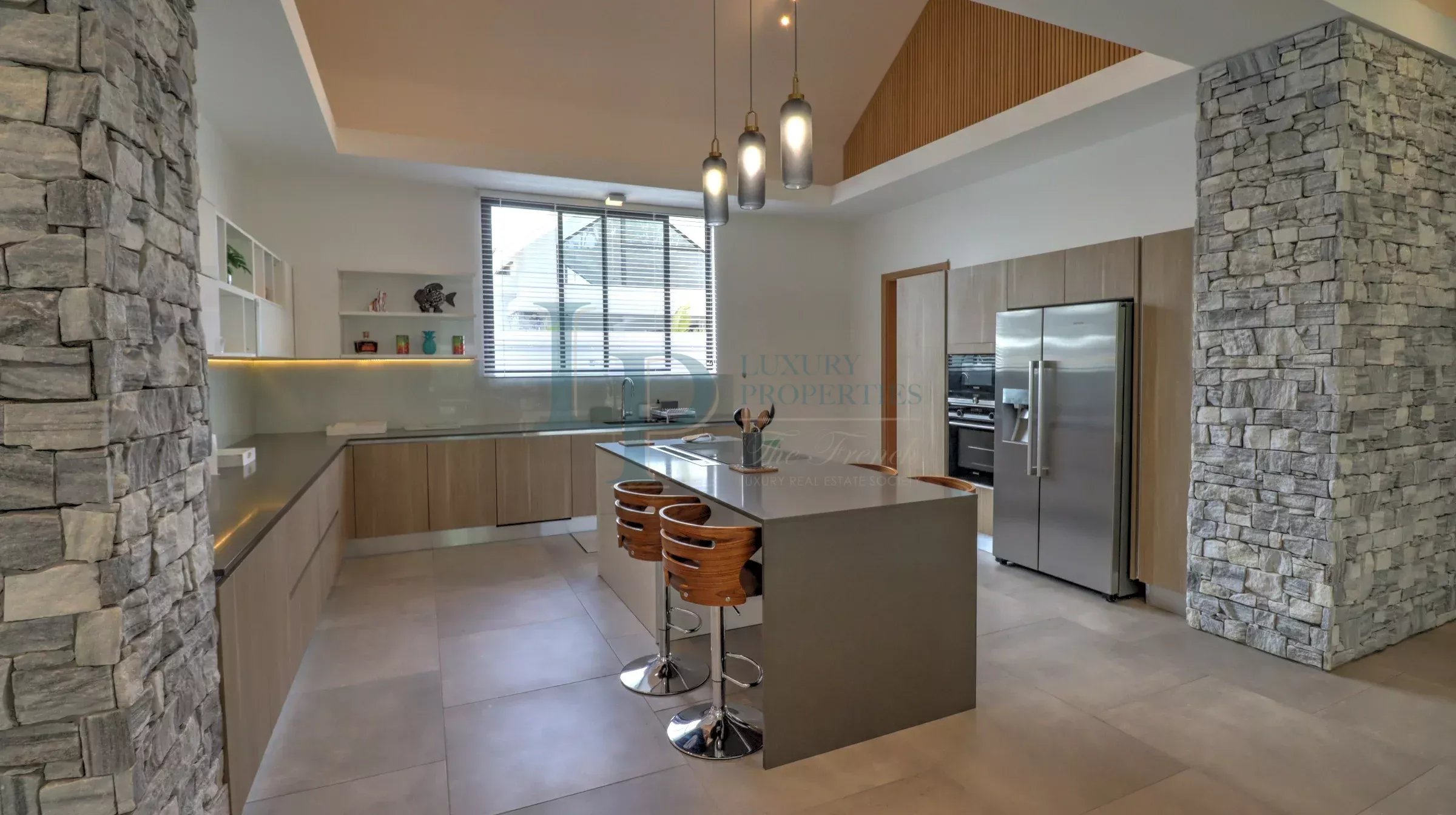 ae52d3304985d87593c9d496730182f1_0bde9cf9ff_2400-original-24072-0.jpg Superbe Villa moderne de 4 chambres au nord de l’ile Maurice
