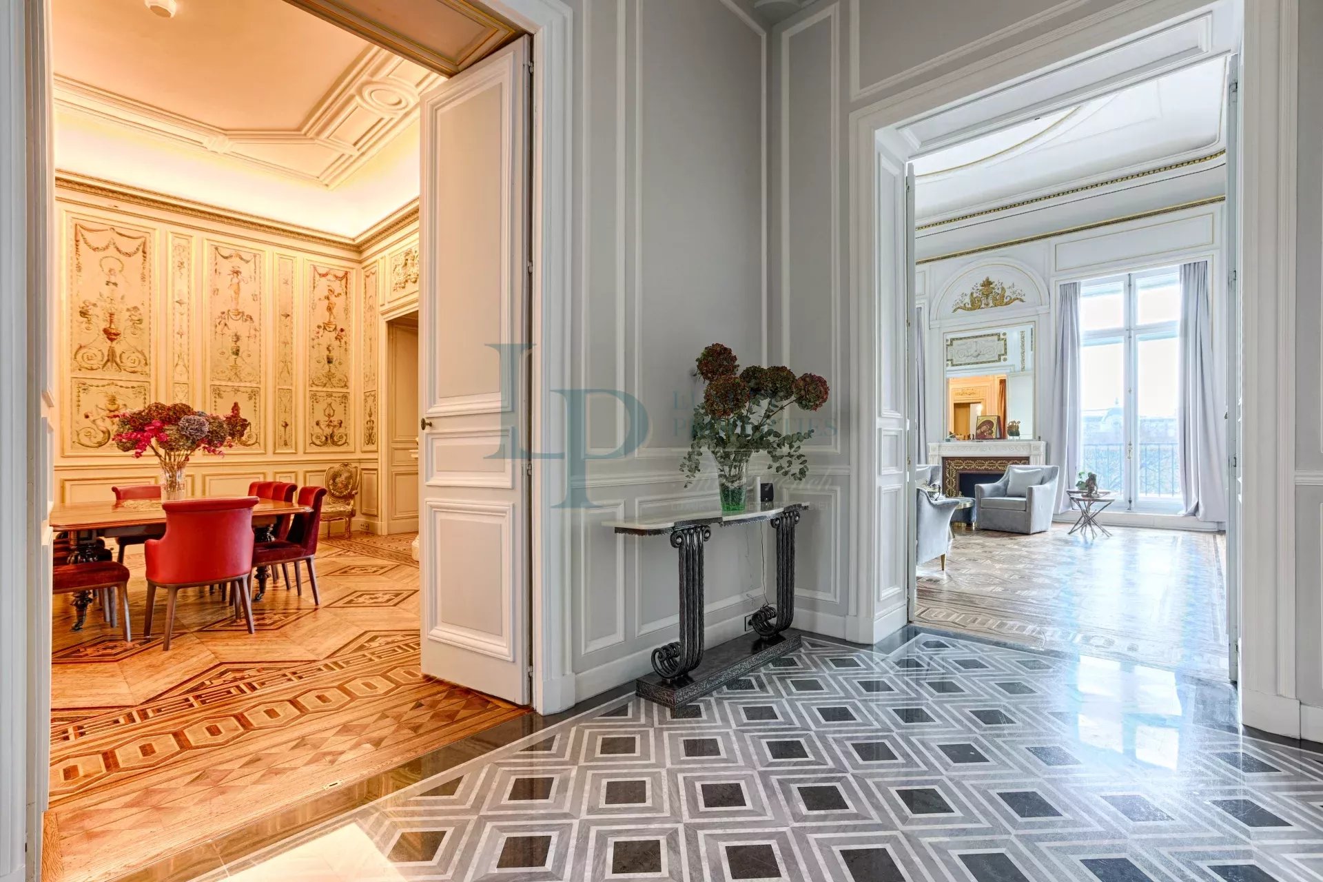 Luxurious Parisian Apartment with Modern Amenities