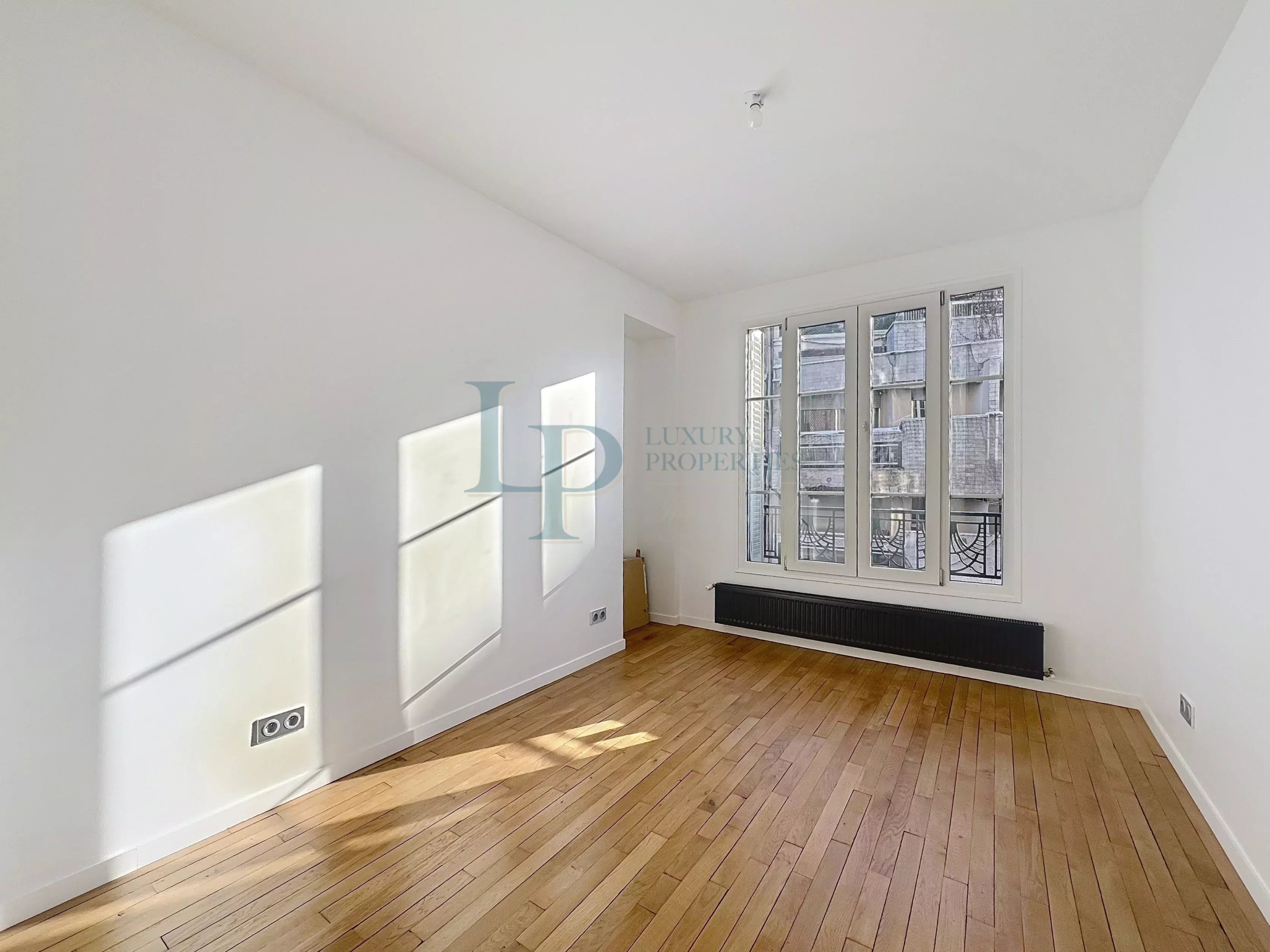 172f0cca883a7332de3704597d40582d_b14dcd213f_3344-original-24485-0.jpg Paris XVI – Appartement 3 pièces entièrement rénové – Proche de toutes les commodités – Deux caves