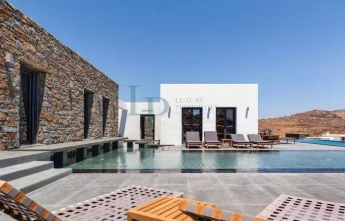 Mykonos: Stunning Villa, 6 bedrooms and sea views