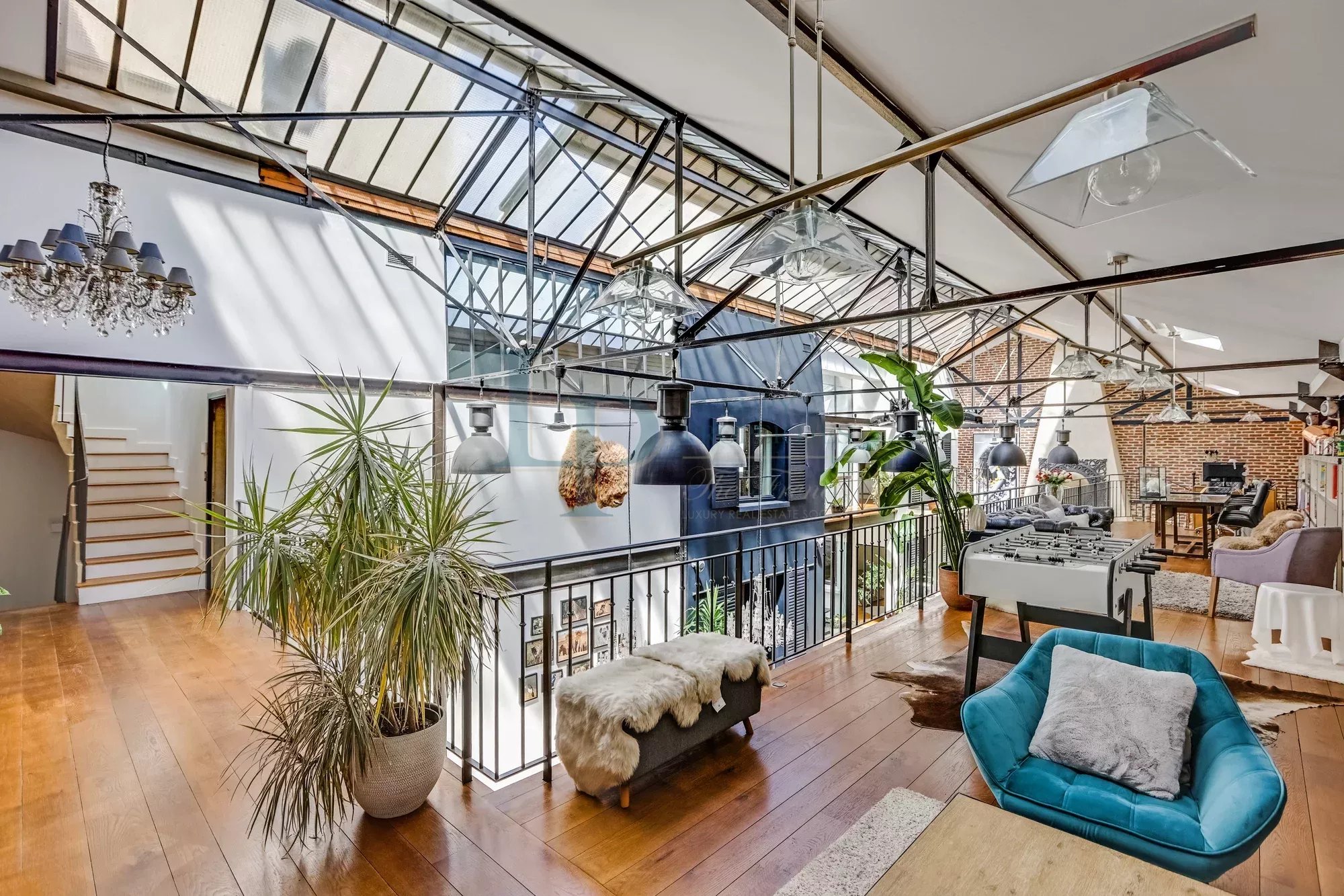 25b9fe7aa38fd898280f6d0203083215_267b5e6571_2000-original-24594-0.jpg Loft-Maison d’Architecte à Courbevoie/Bécon