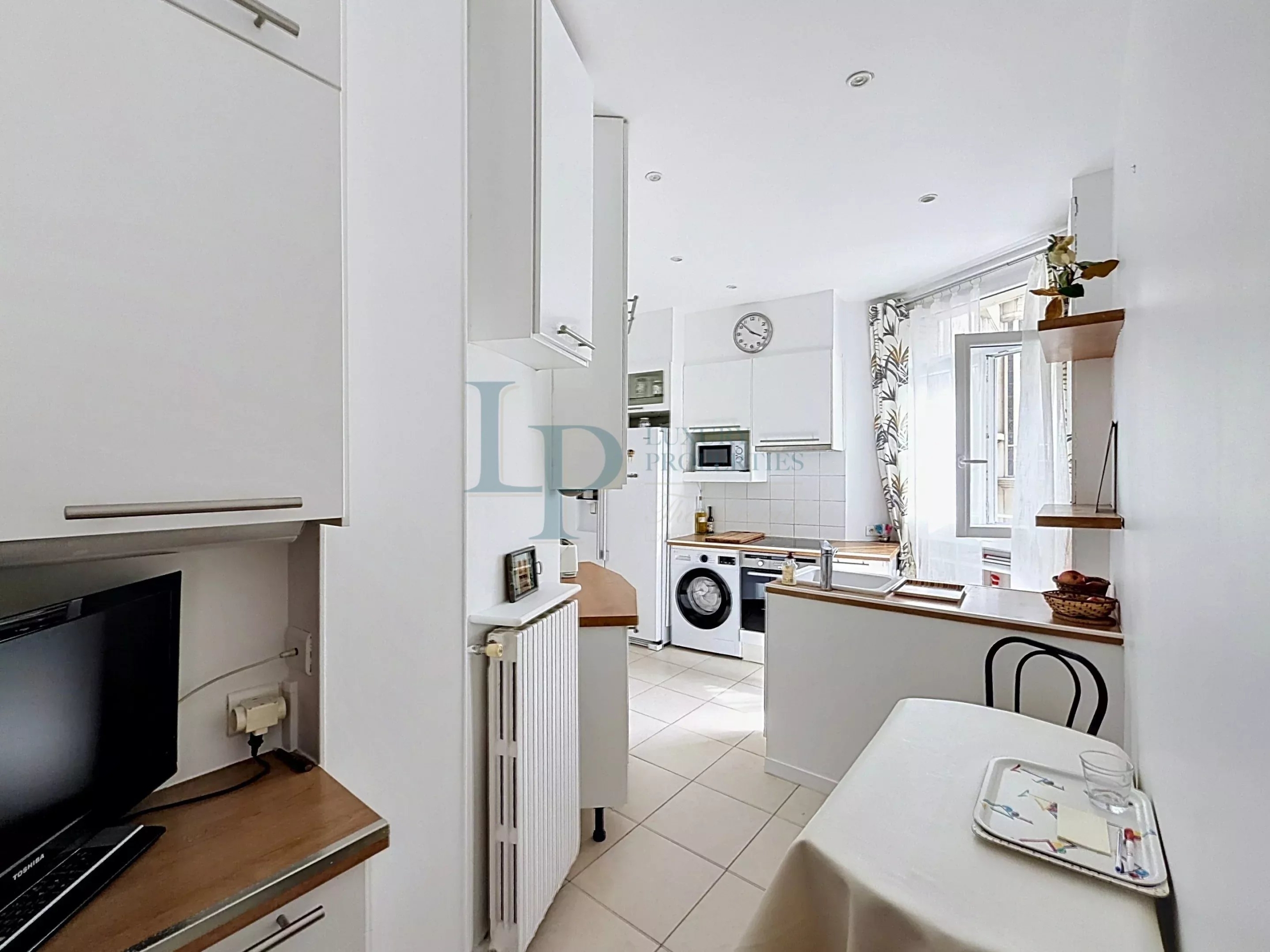 EXCLUSIVITY – PARIS VIII – 6-ROOM APARTMENT – 3/4 BEDROOMS –