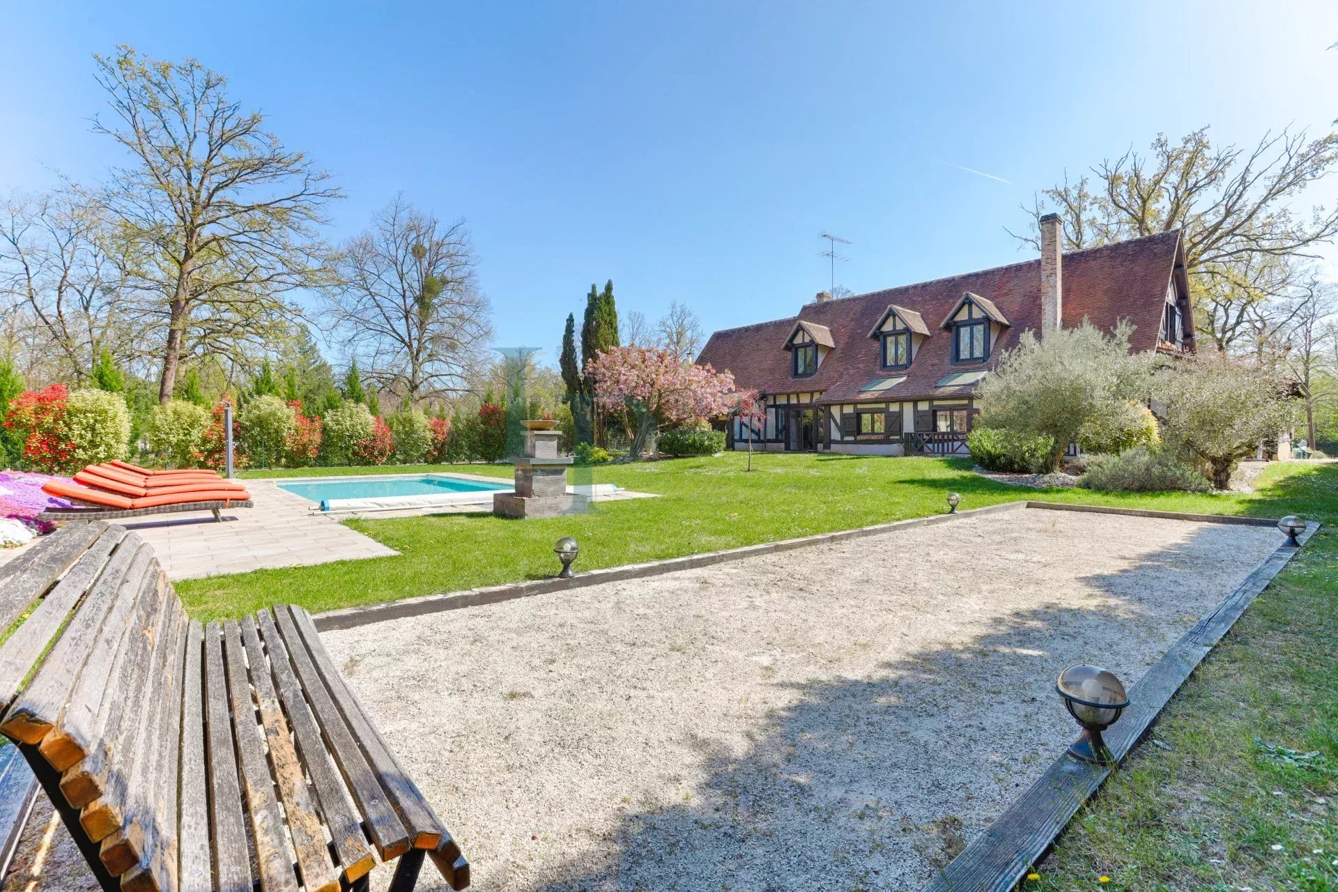 3014d00d452b5093269c1e69d93fc336_79f4ea7aa5_1920-original-20298-0.jpg Propriété de charme dans le Domaine du Lys
