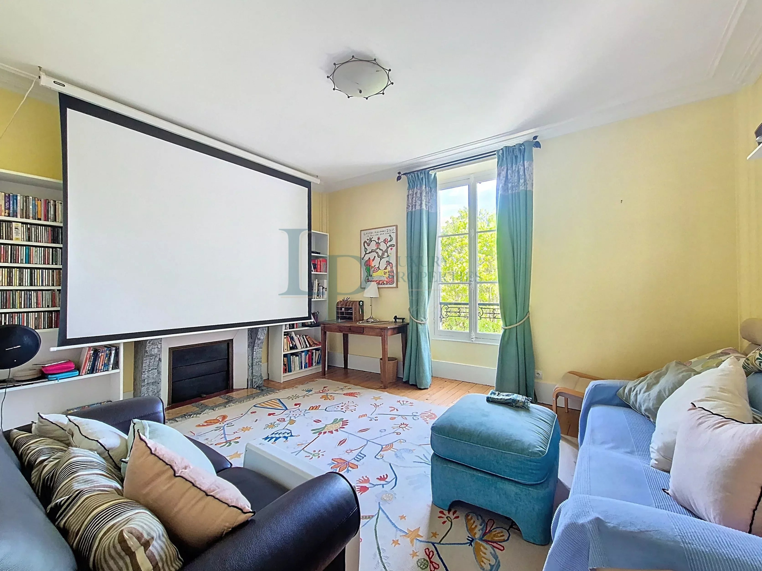Property “Affolante” Historic Near Paris Gates