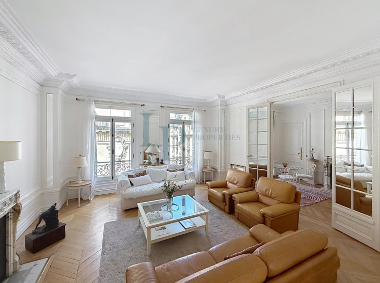 EXCLUSIVITY – PARIS VIII – 6-ROOM APARTMENT – 3/4 BEDROOMS –