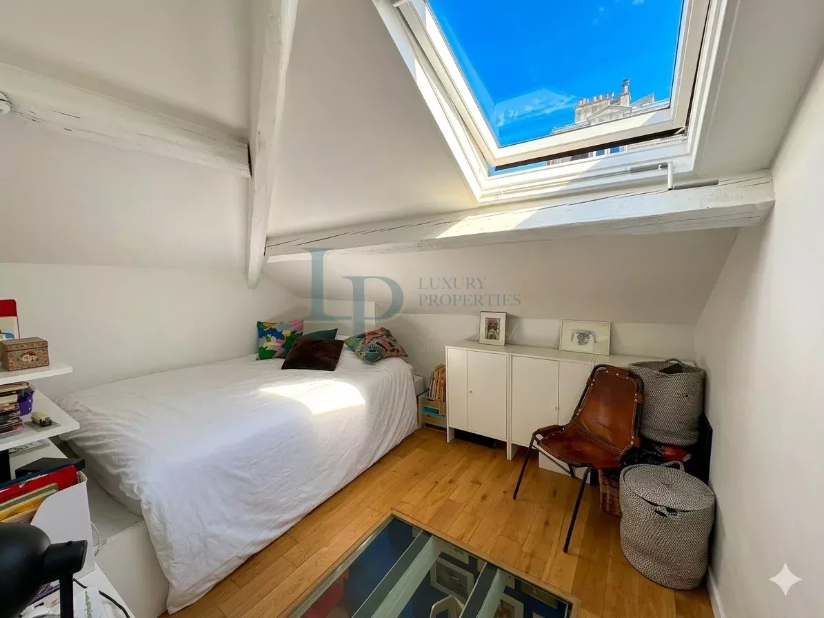 37173df2eba8831c78384fd8909401e0_2e34f6dc7f_1195-original-24894-0.jpg Paris VI/Rue de Sèvres – Duplex d’exception – Dernier étage