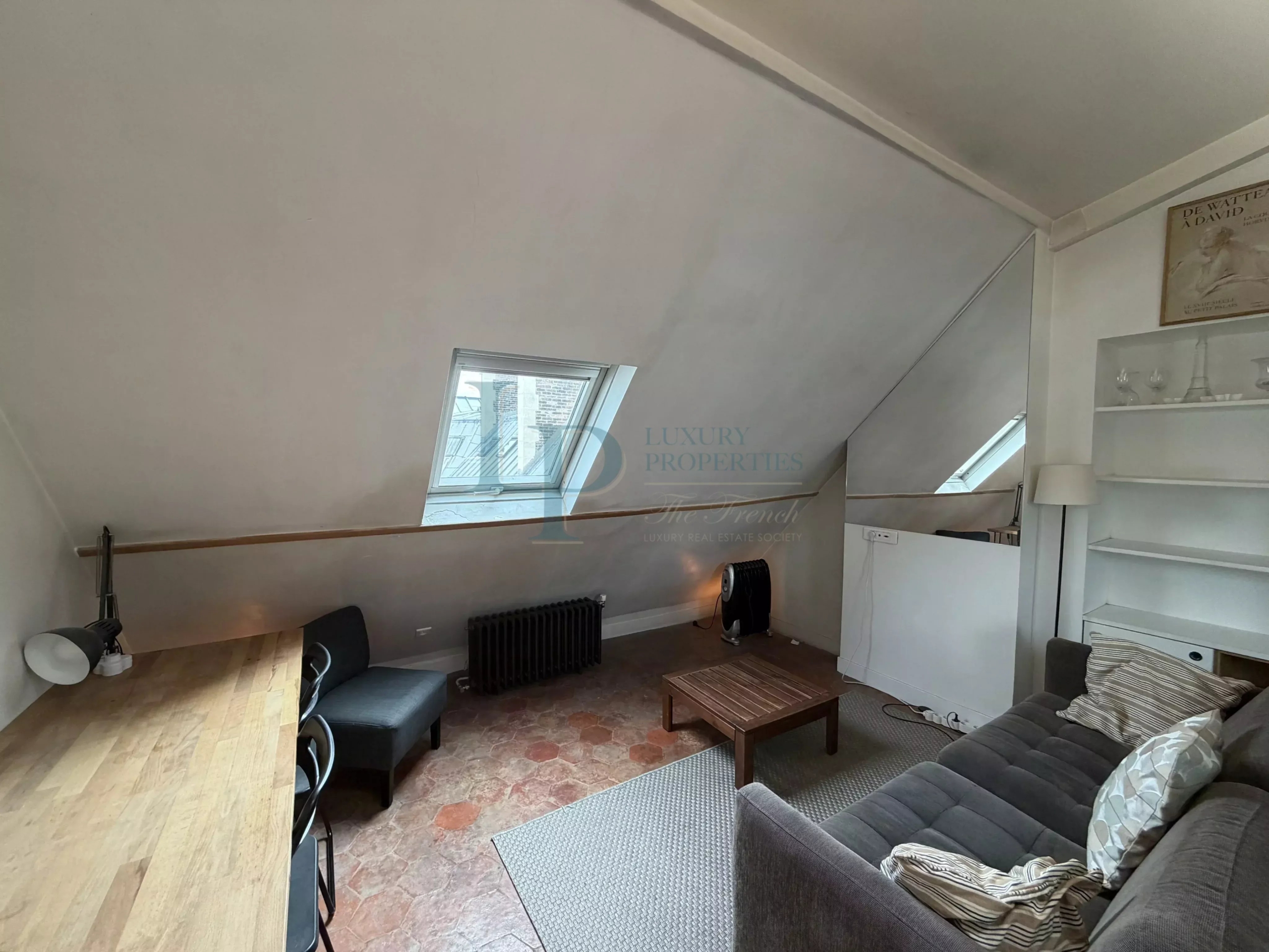 Exclusive – Paris VIII – Faubourg Saint-Honoré – Top floor – Elevator