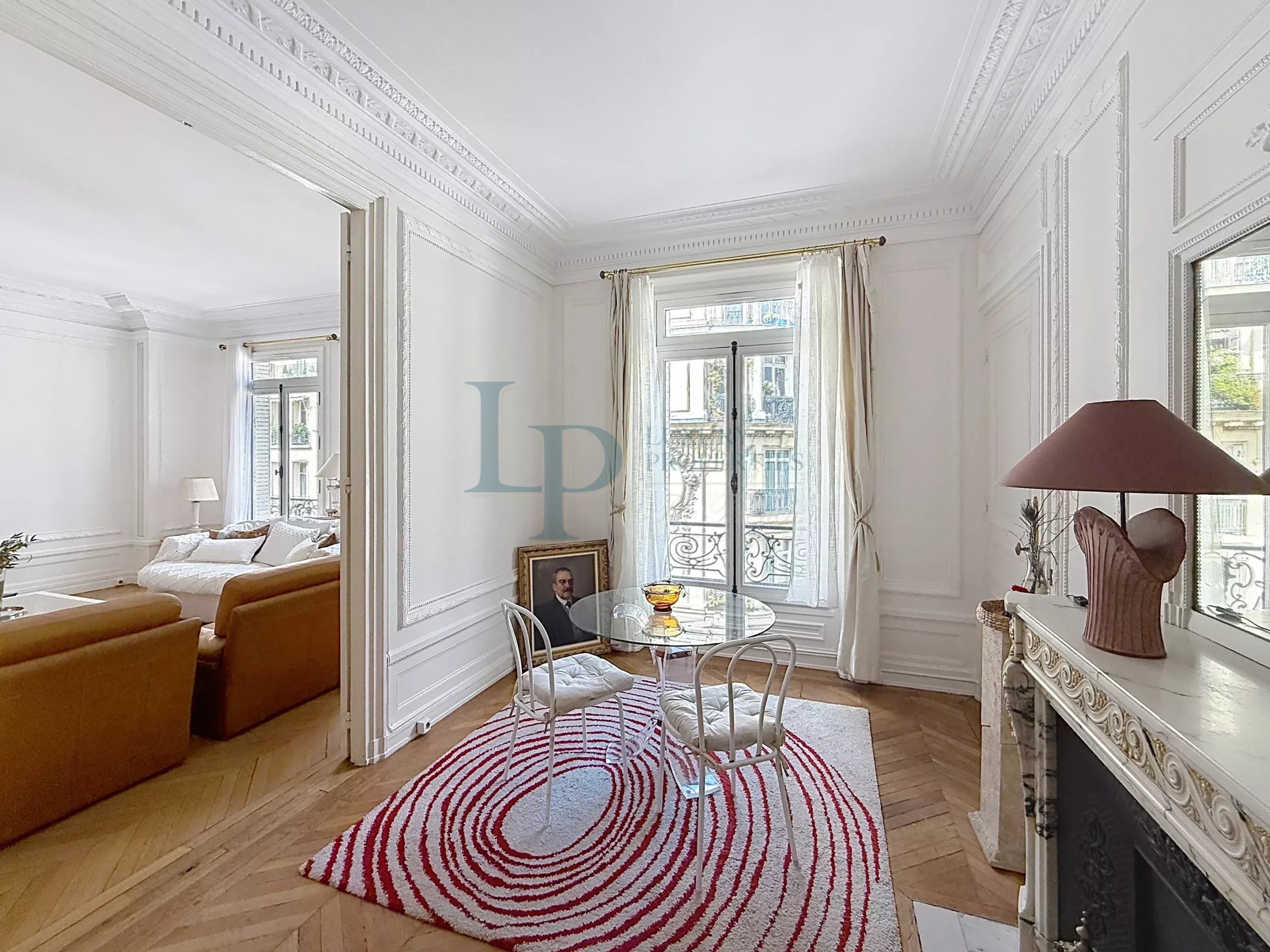EXCLUSIVITY – PARIS VIII – 6-ROOM APARTMENT – 3/4 BEDROOMS –