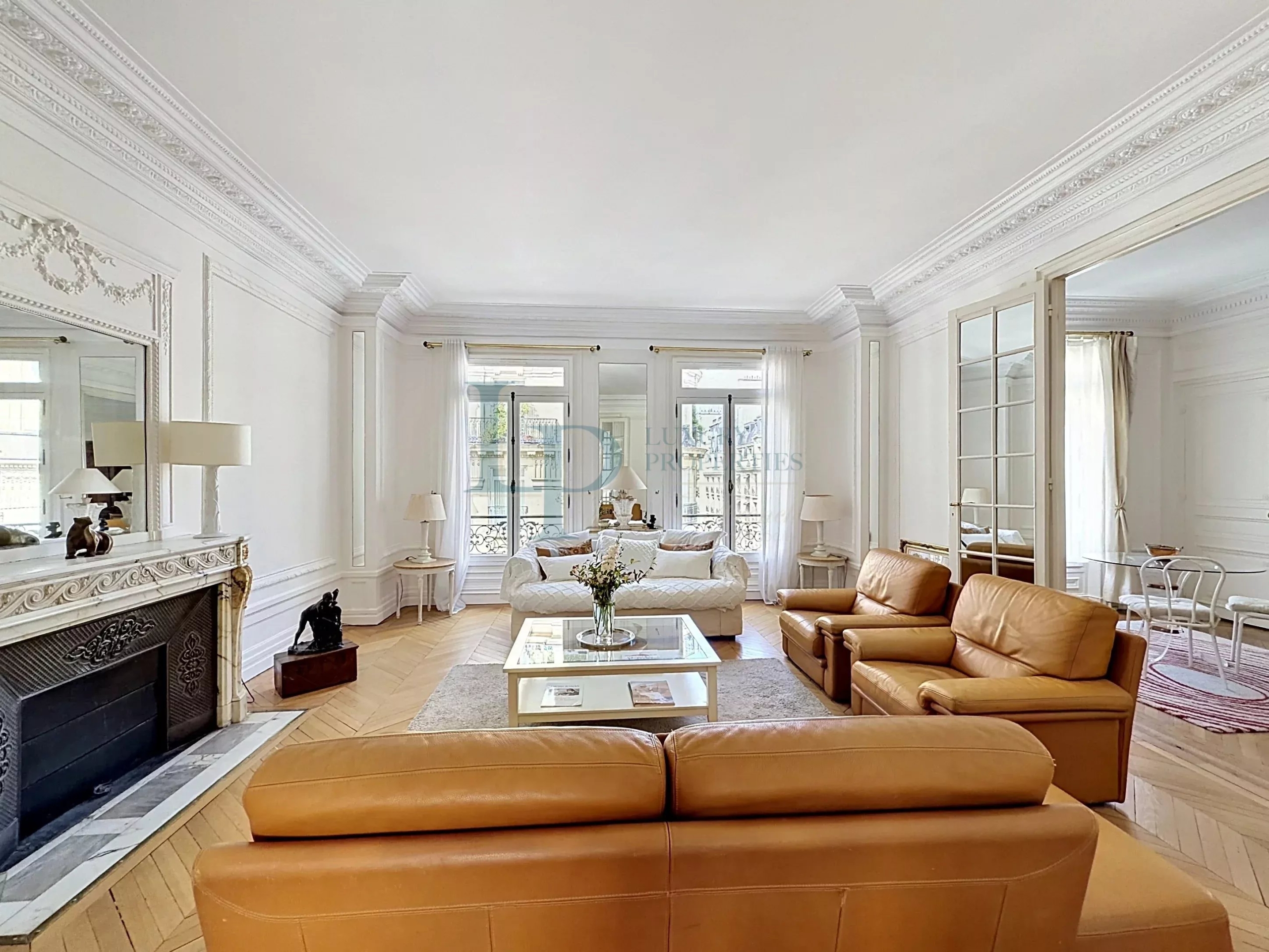 EXCLUSIVITY – PARIS VIII – 6-ROOM APARTMENT – 3/4 BEDROOMS –