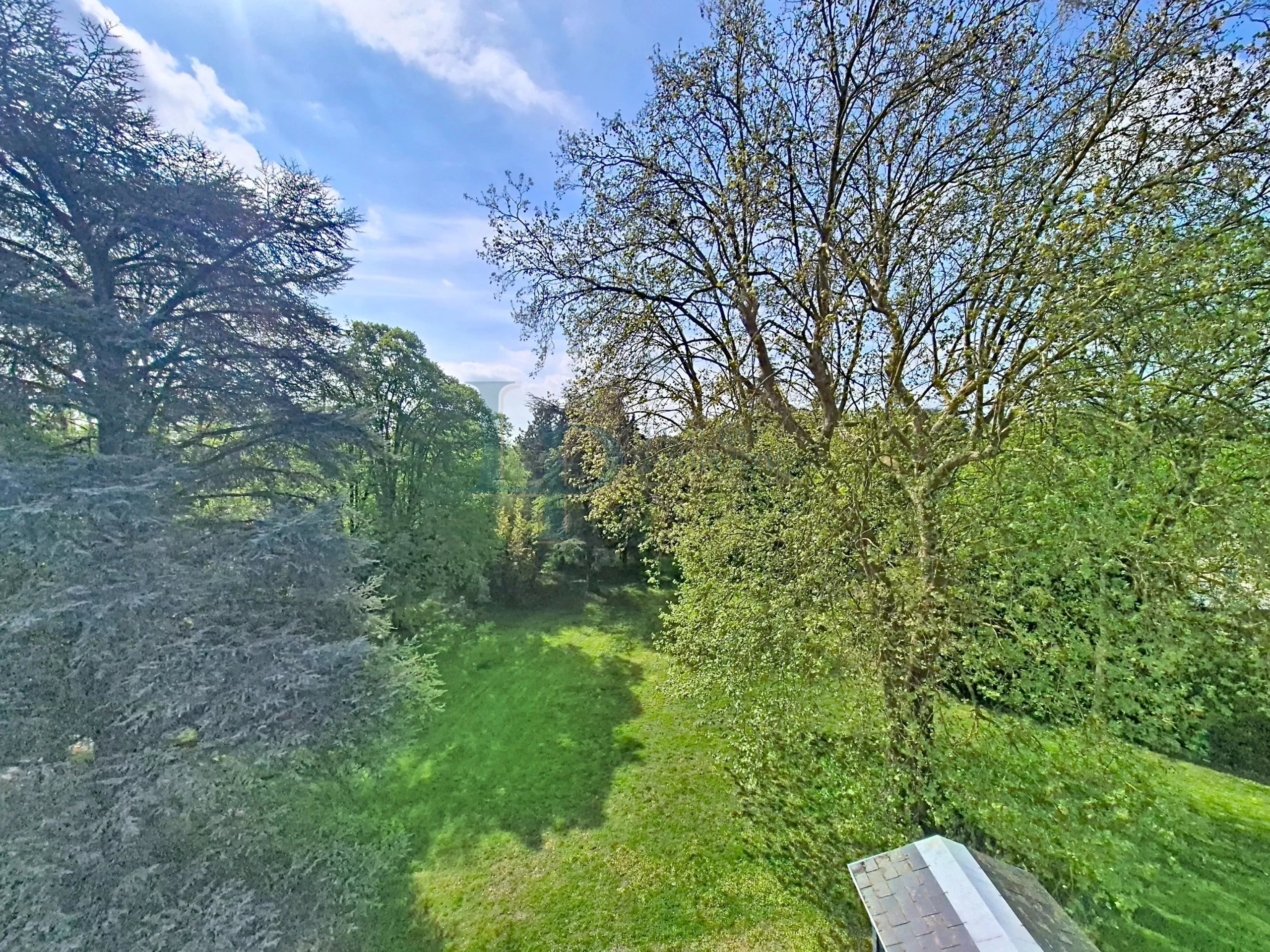 Property “Affolante” Historic Near Paris Gates