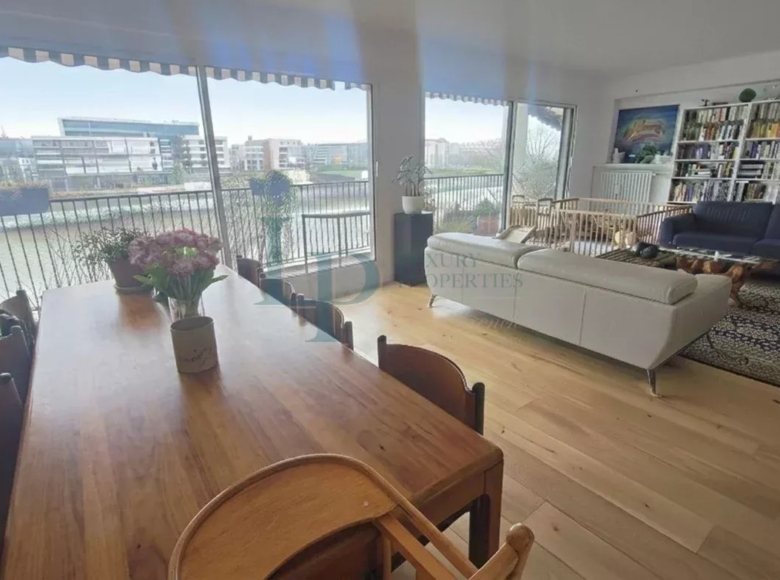 Appartement spacieux  5 pièces Vue Tour Eiffel et dégagée