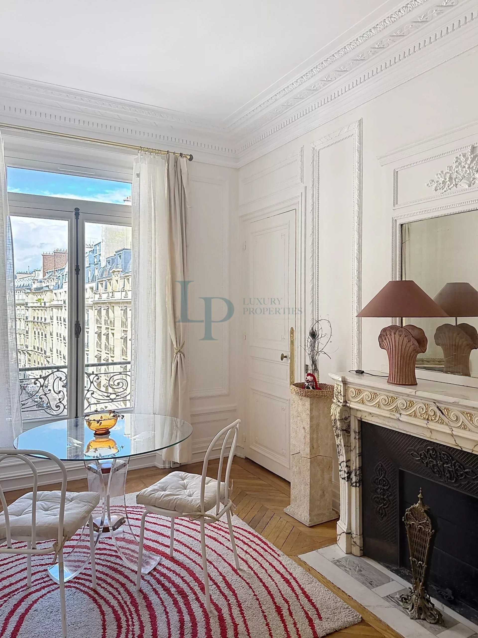 EXCLUSIVITY – PARIS VIII – 6-ROOM APARTMENT – 3/4 BEDROOMS –