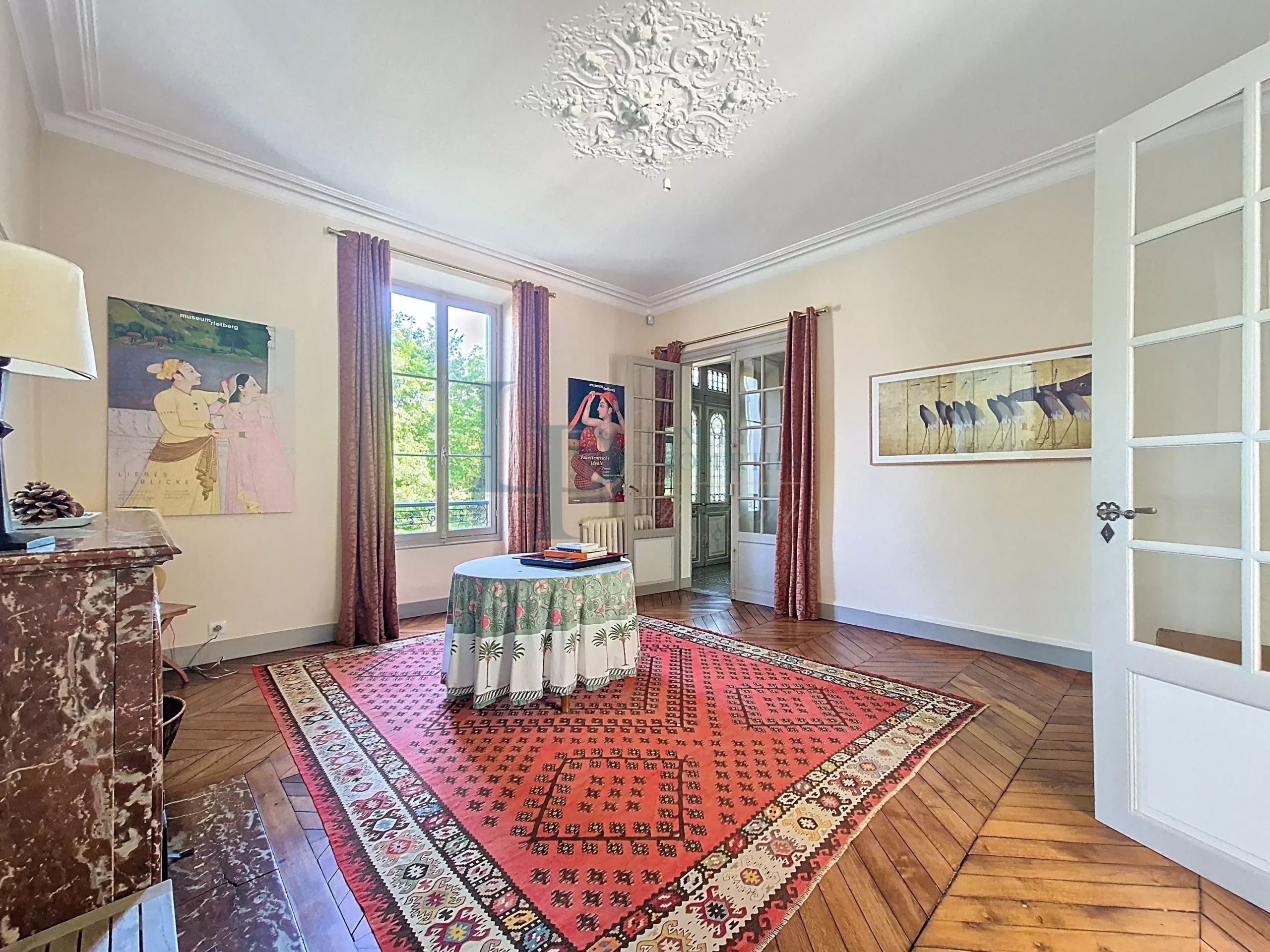 Property “Affolante” Historic Near Paris Gates