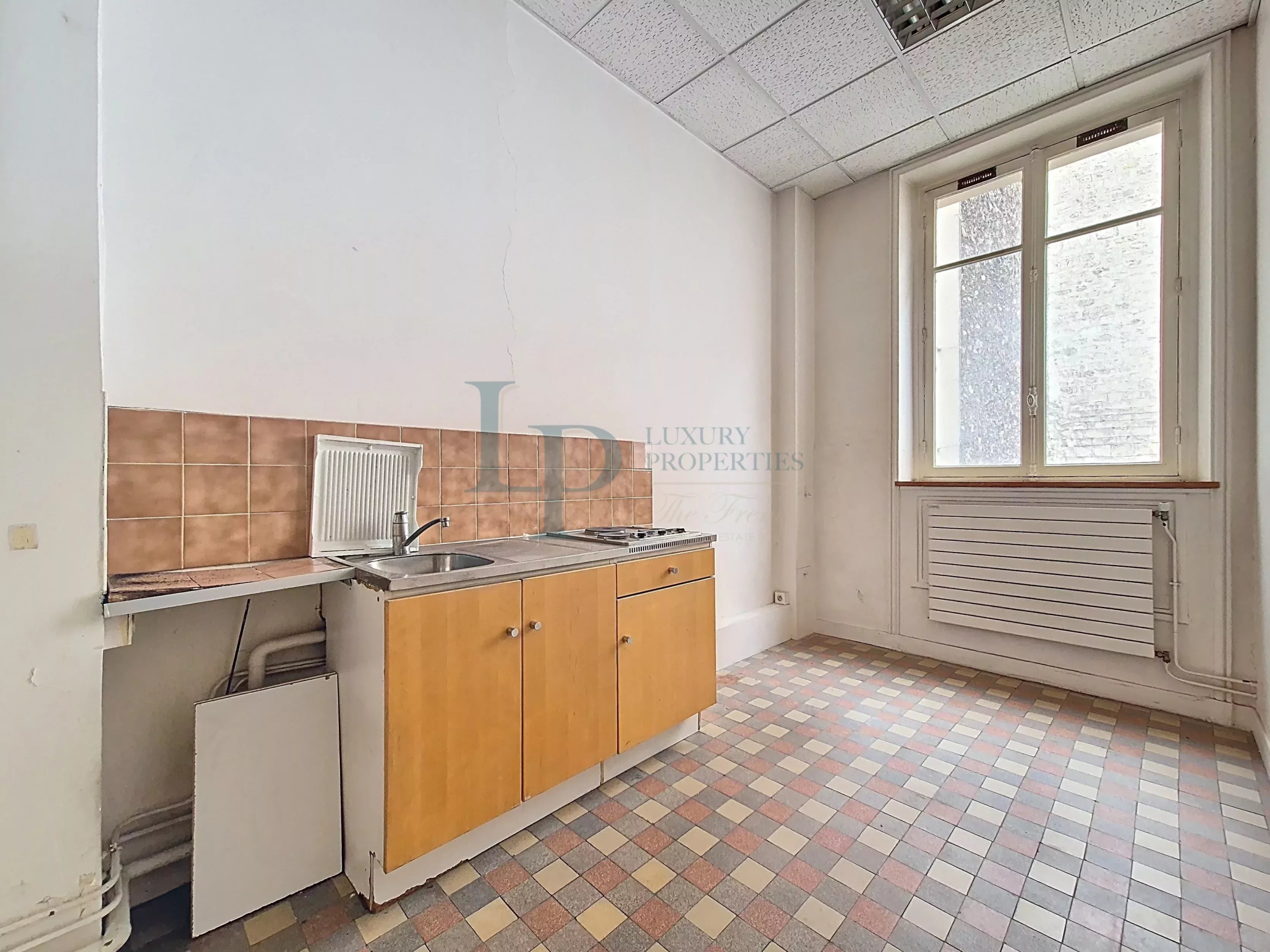 8ce360cae51d45f52f76a5f13f394ed5_1001fd7039_3344-original-21084-0.jpg PARIS 8 – PARC MONCEAU / HAUSSMANN – BUREAUX D’ENVIRON 400 M2