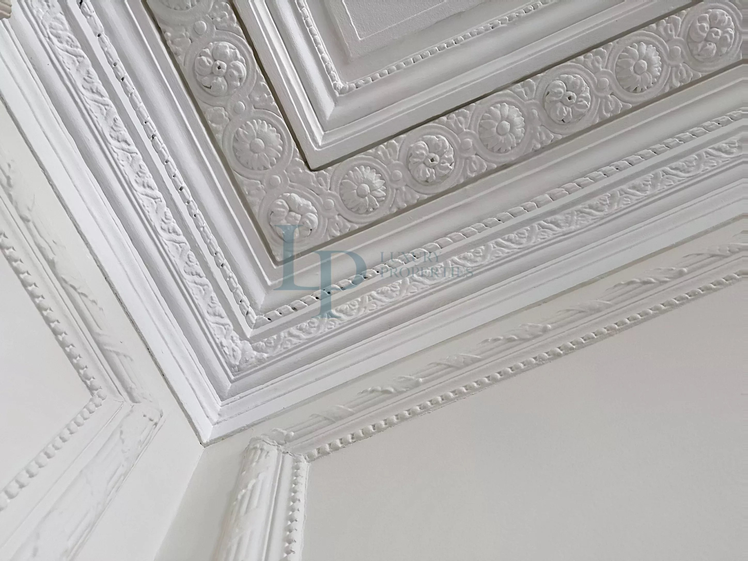 EXCLUSIVITY – PARIS VIII – 6-ROOM APARTMENT – 3/4 BEDROOMS –