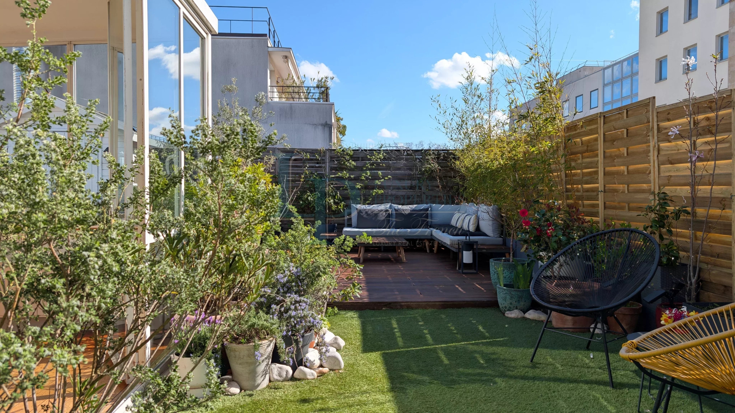 Chateau Park – South facing terrace